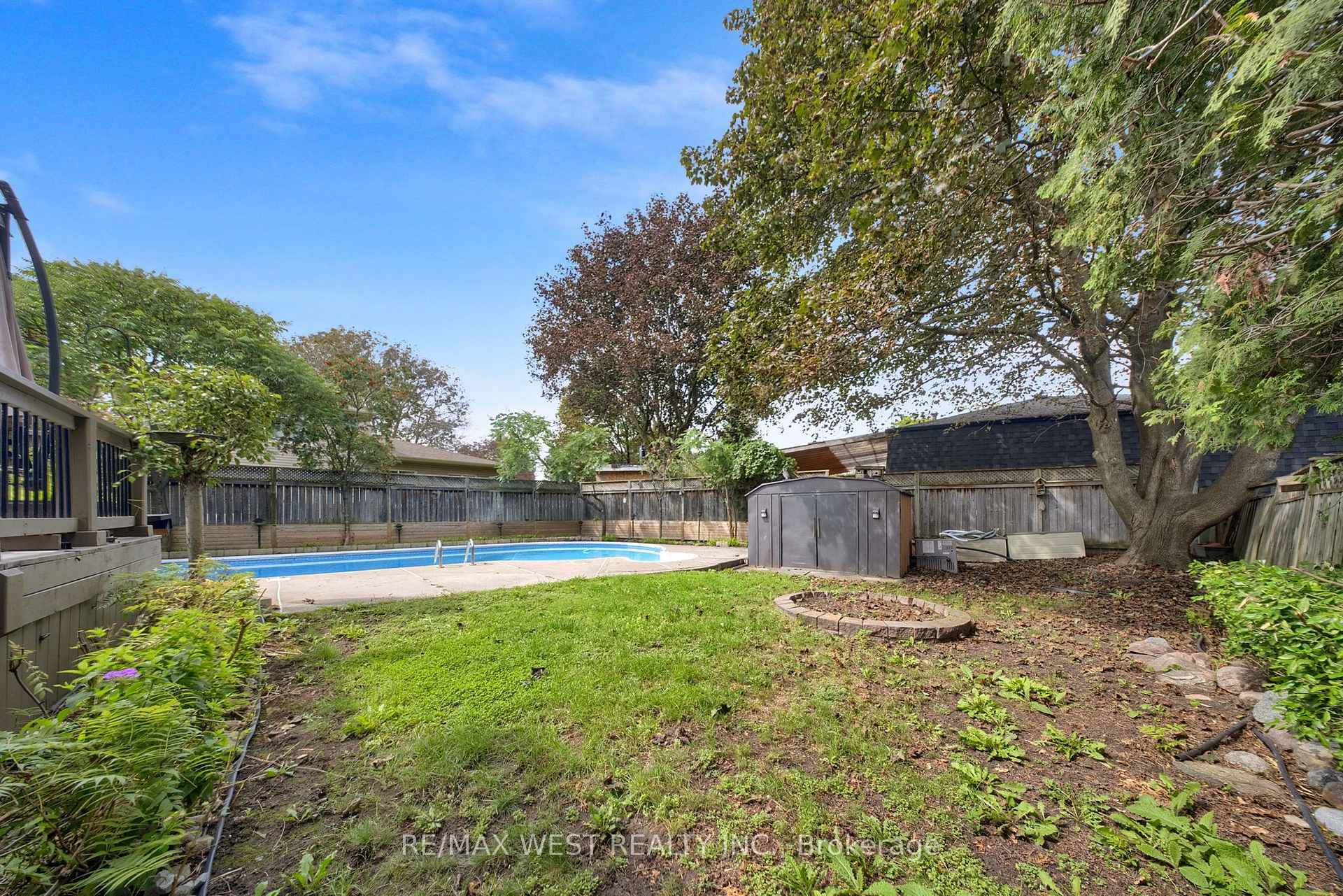 Photo 8 of 4 Flemington Court, Whitby, Lynde Creek — HOMEH