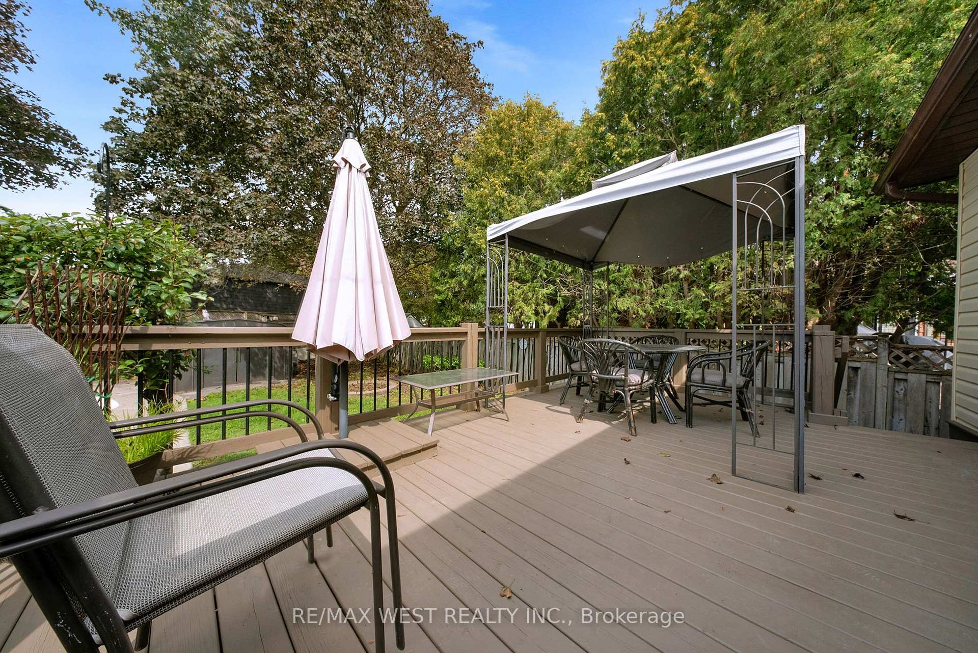 Photo 9 of 4 Flemington Court, Whitby, Lynde Creek — HOMEH