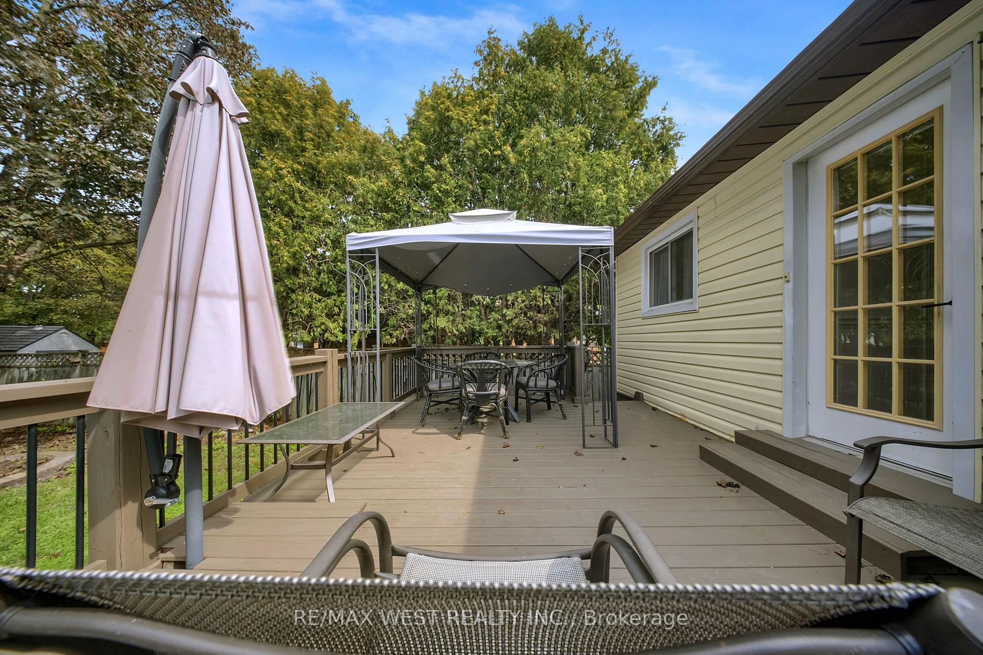 Photo 10 of 4 Flemington Court, Whitby, Lynde Creek — HOMEH
