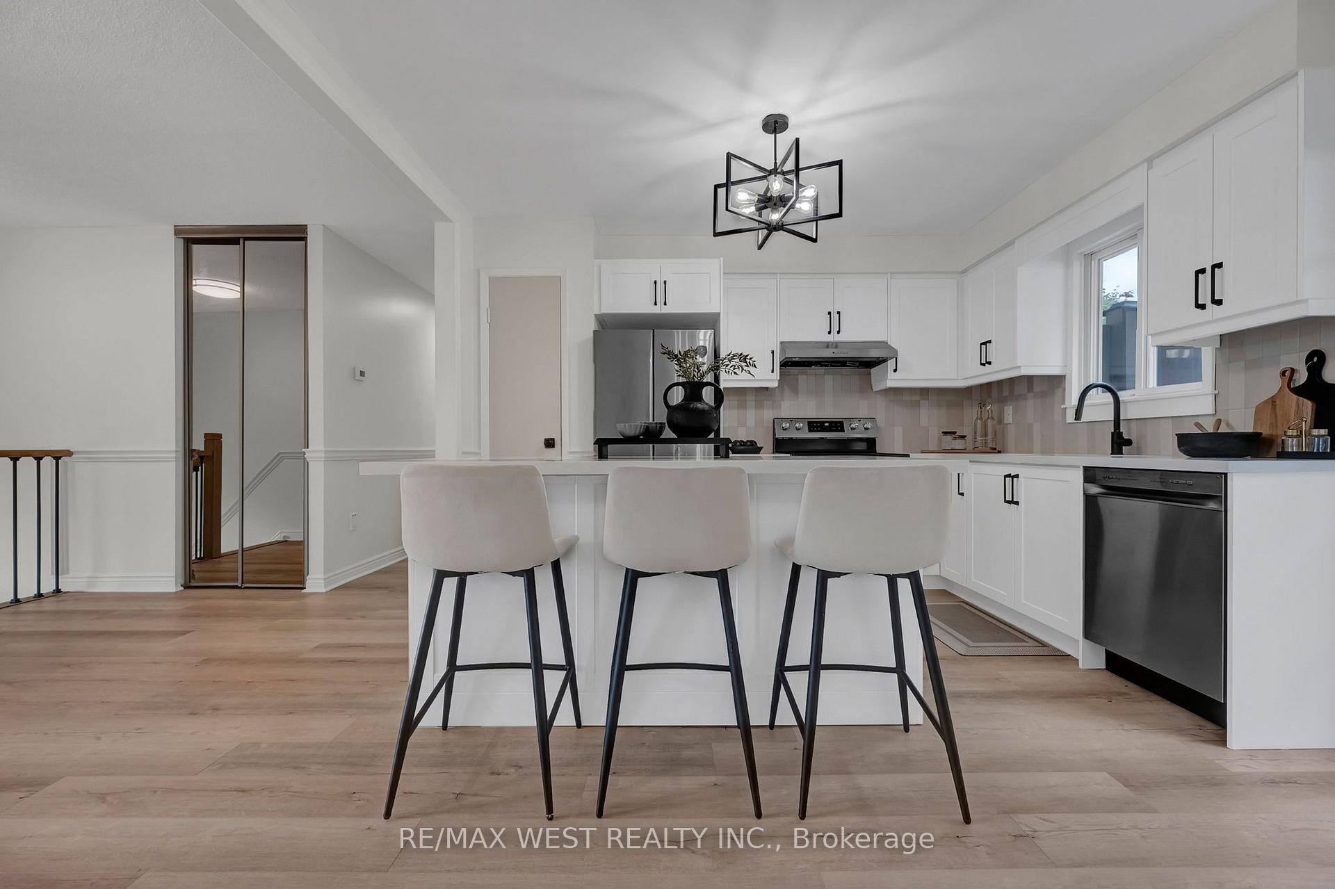 Photo 18 of 4 Flemington Court, Whitby, Lynde Creek — HOMEH