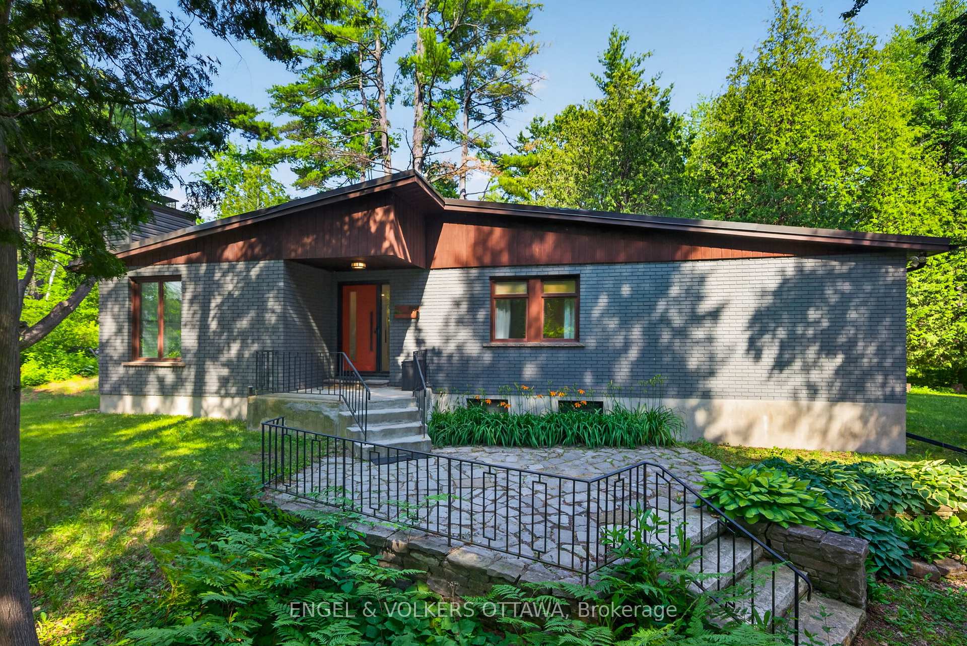 Photo 5 of 4167 Farmers Way, Ottawa, Carlsbad Springs — HOMEH