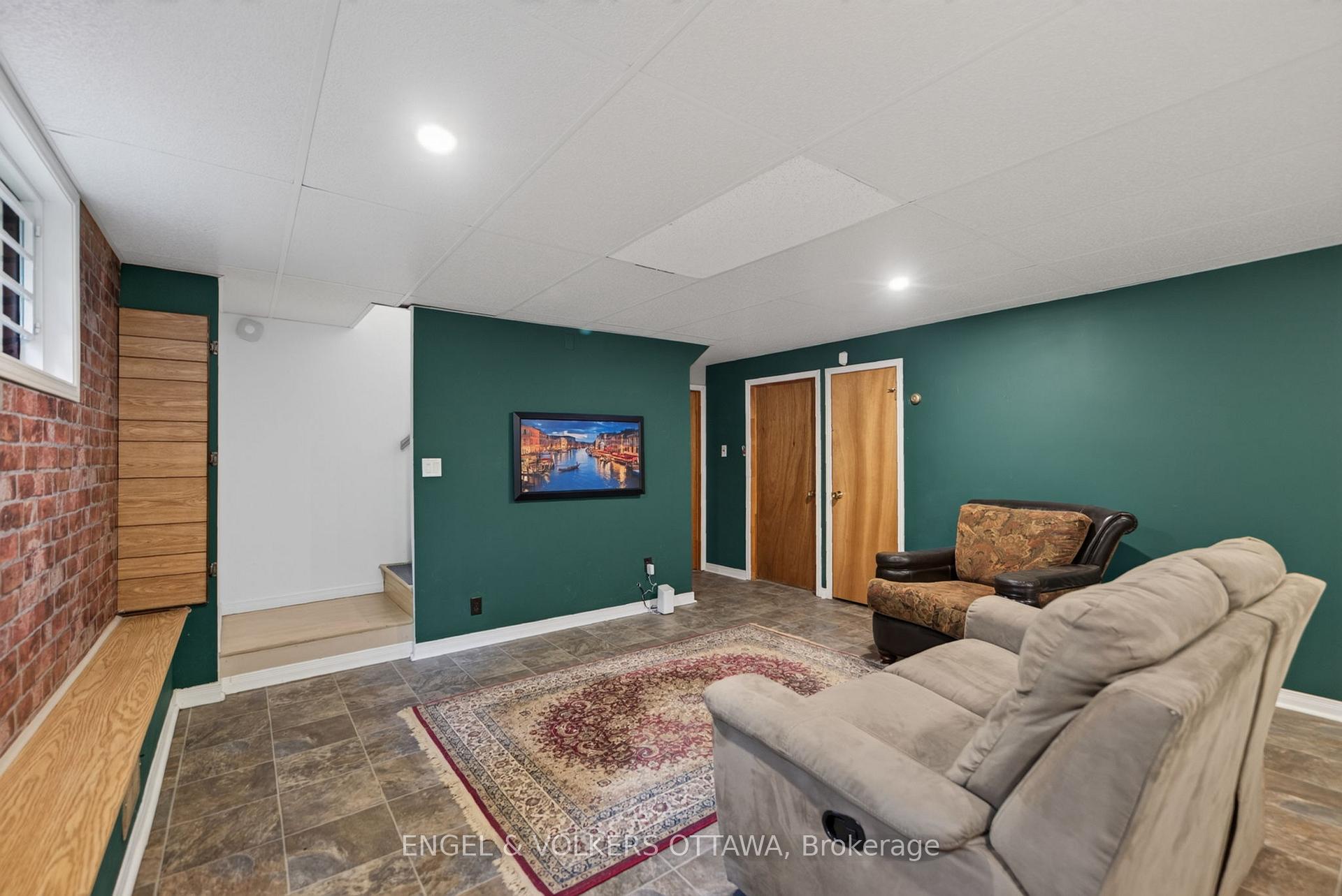 Photo 33 of 4167 Farmers Way, Ottawa, Carlsbad Springs — HOMEH