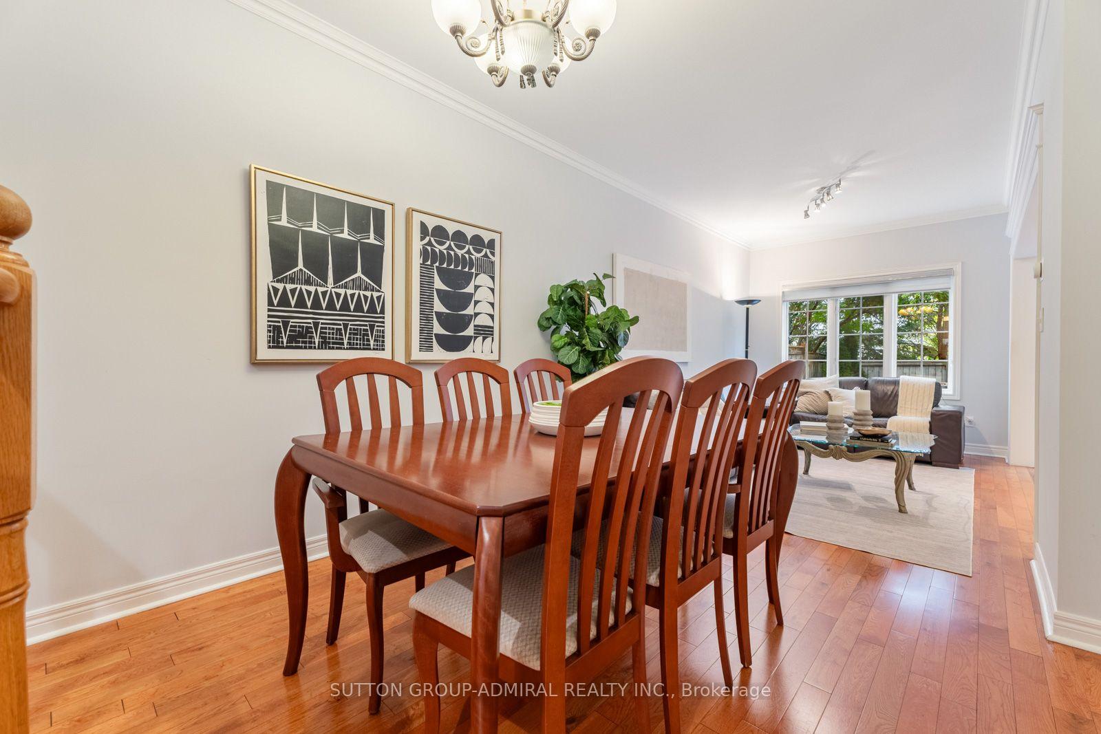 Photo 4 of 37 Kingsbridge Circle, Vaughan, Beverley Glen — HOMEH