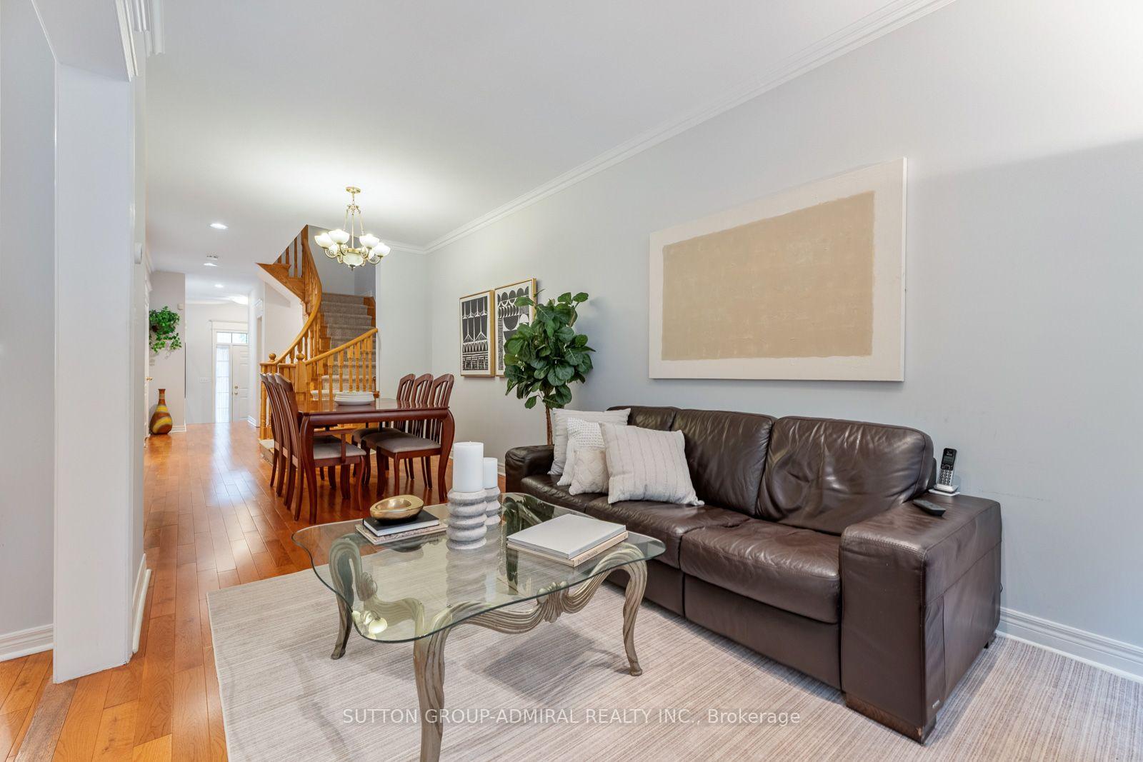 Photo 6 of 37 Kingsbridge Circle, Vaughan, Beverley Glen — HOMEH