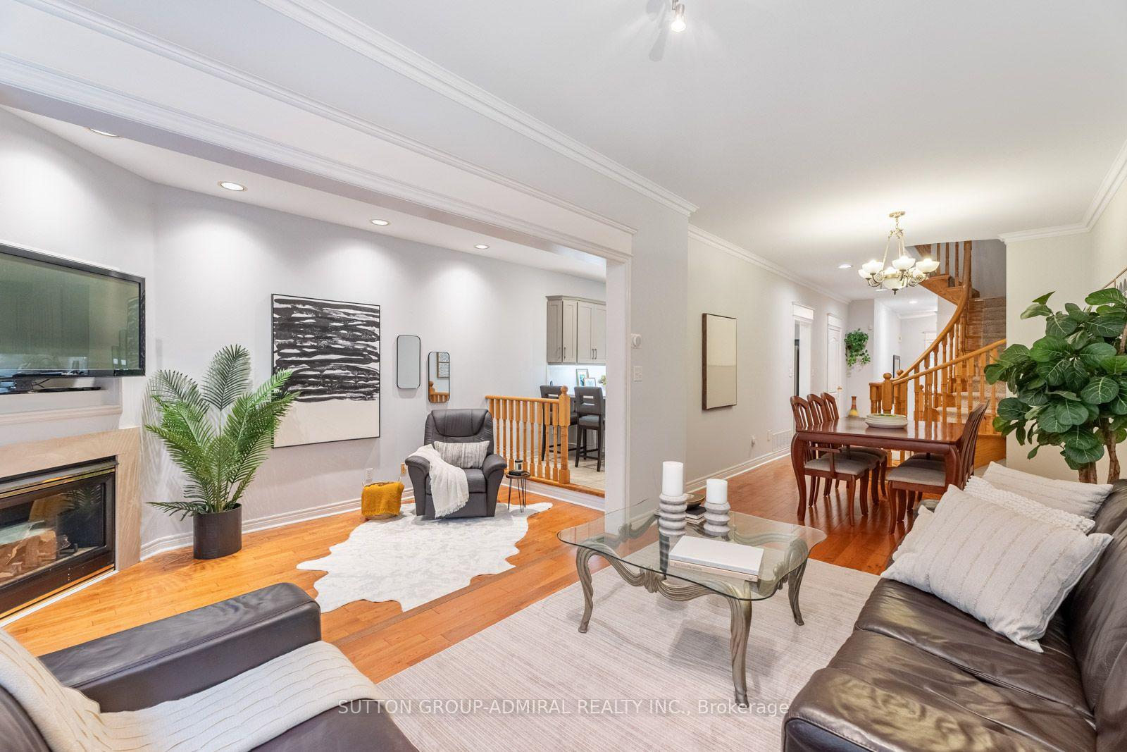 Photo 7 of 37 Kingsbridge Circle, Vaughan, Beverley Glen — HOMEH