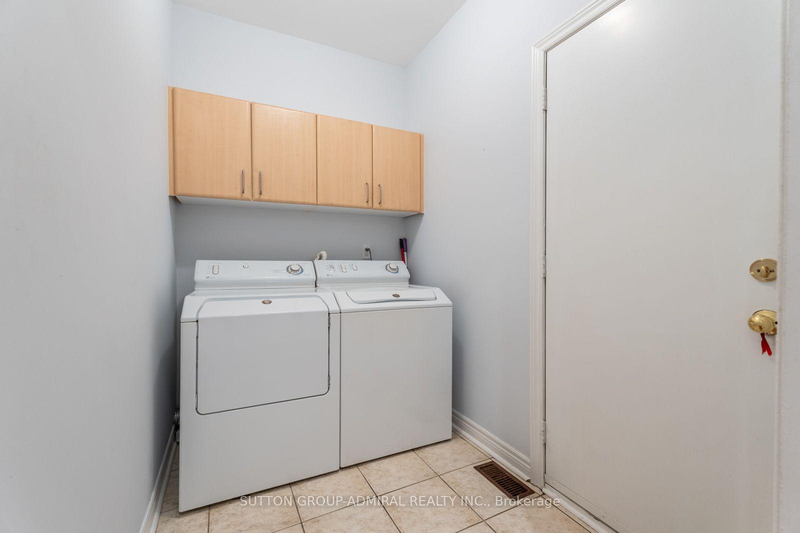 Photo 15 of 37 Kingsbridge Circle, Vaughan, Beverley Glen — HOMEH