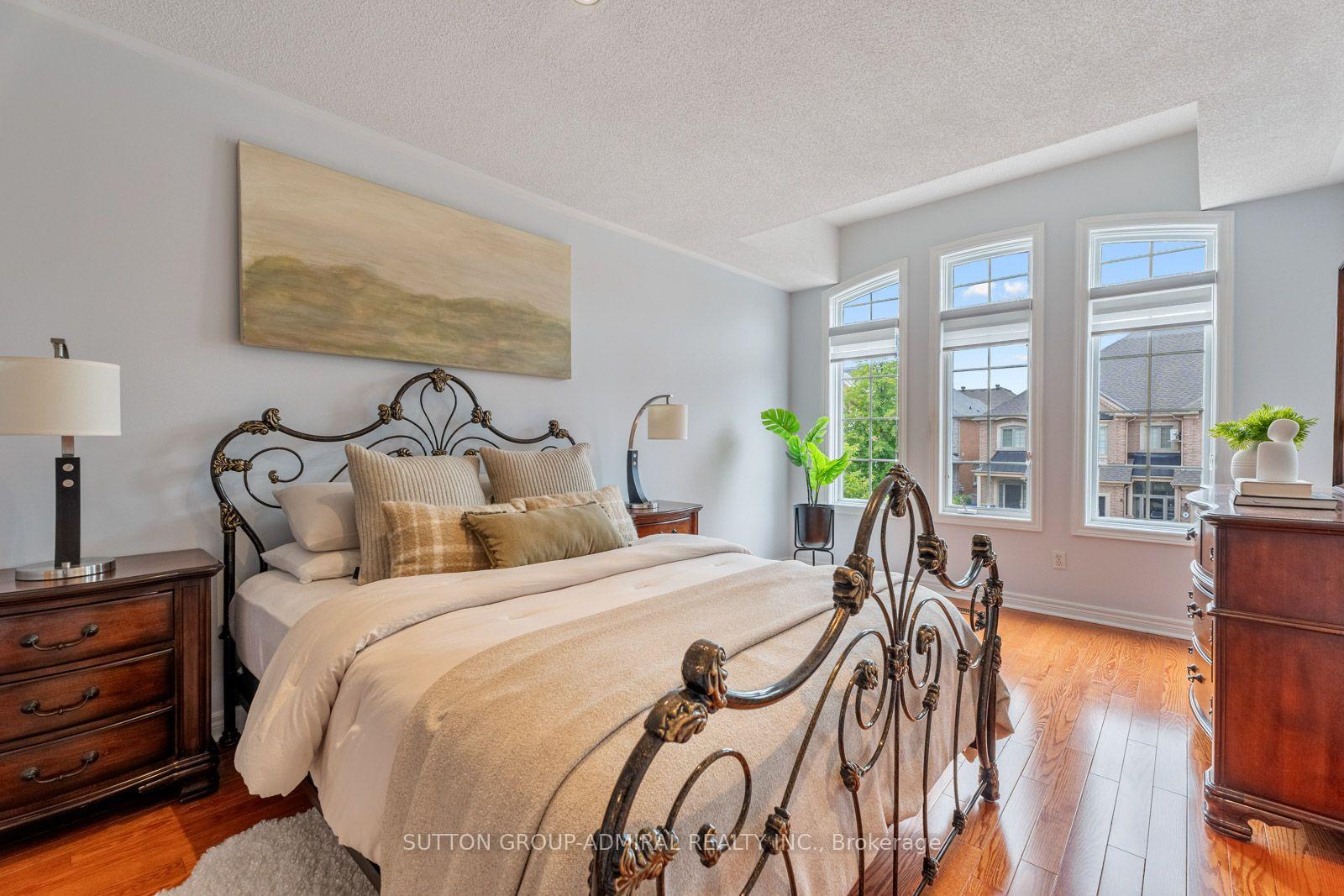 Photo 18 of 37 Kingsbridge Circle, Vaughan, Beverley Glen — HOMEH