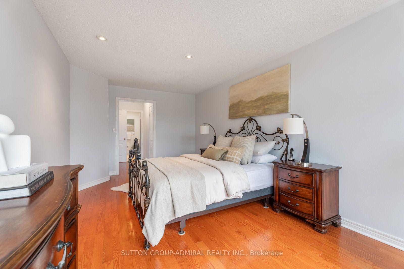 Photo 19 of 37 Kingsbridge Circle, Vaughan, Beverley Glen — HOMEH