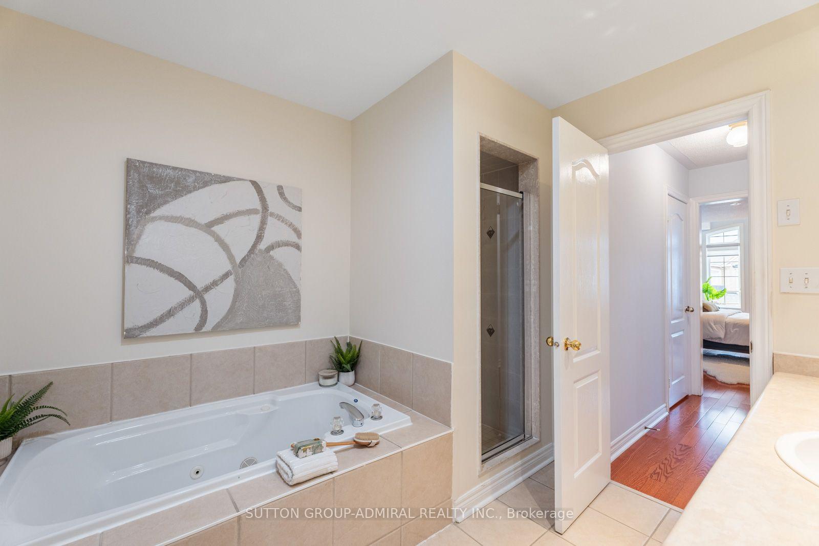 Photo 21 of 37 Kingsbridge Circle, Vaughan, Beverley Glen — HOMEH