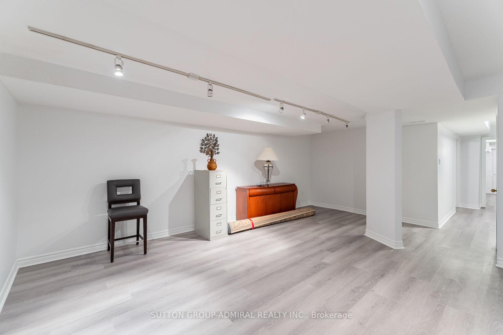 Photo 30 of 37 Kingsbridge Circle, Vaughan, Beverley Glen — HOMEH