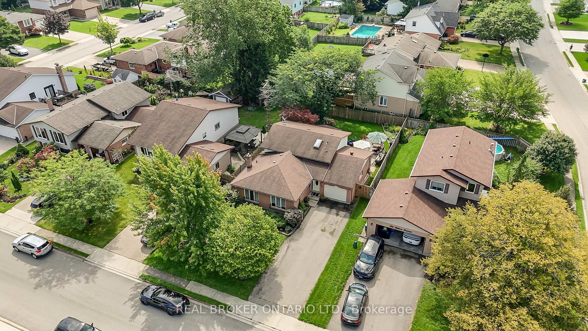 Photo 2 of 128 Melissa Crescent, Welland, N. Welland — HOMEH