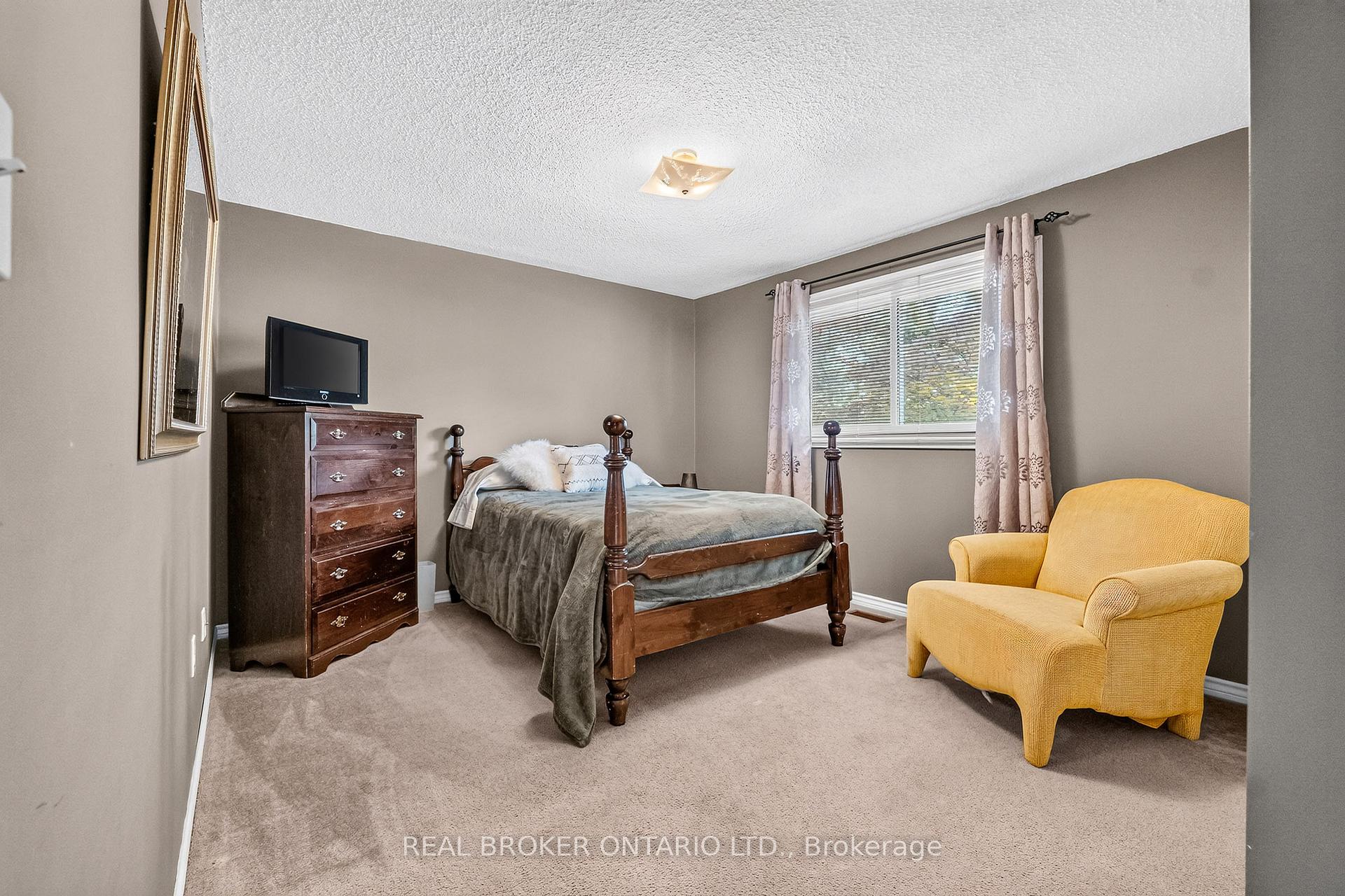 Photo 12 of 128 Melissa Crescent, Welland, N. Welland — HOMEH