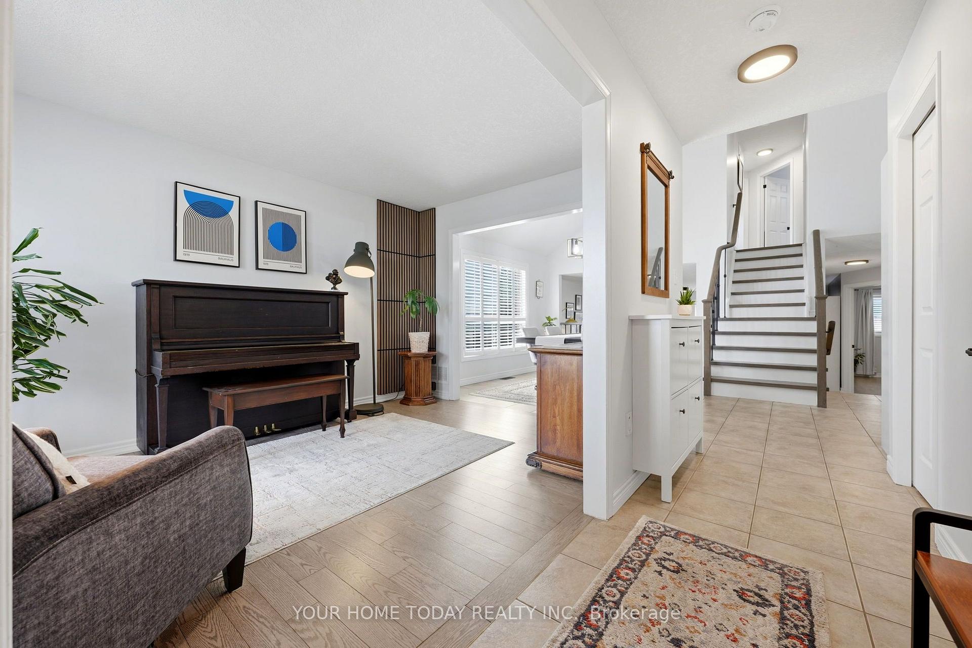 Photo 6 of 19 Rachlin Drive, Halton Hills, Acton — HOMEH