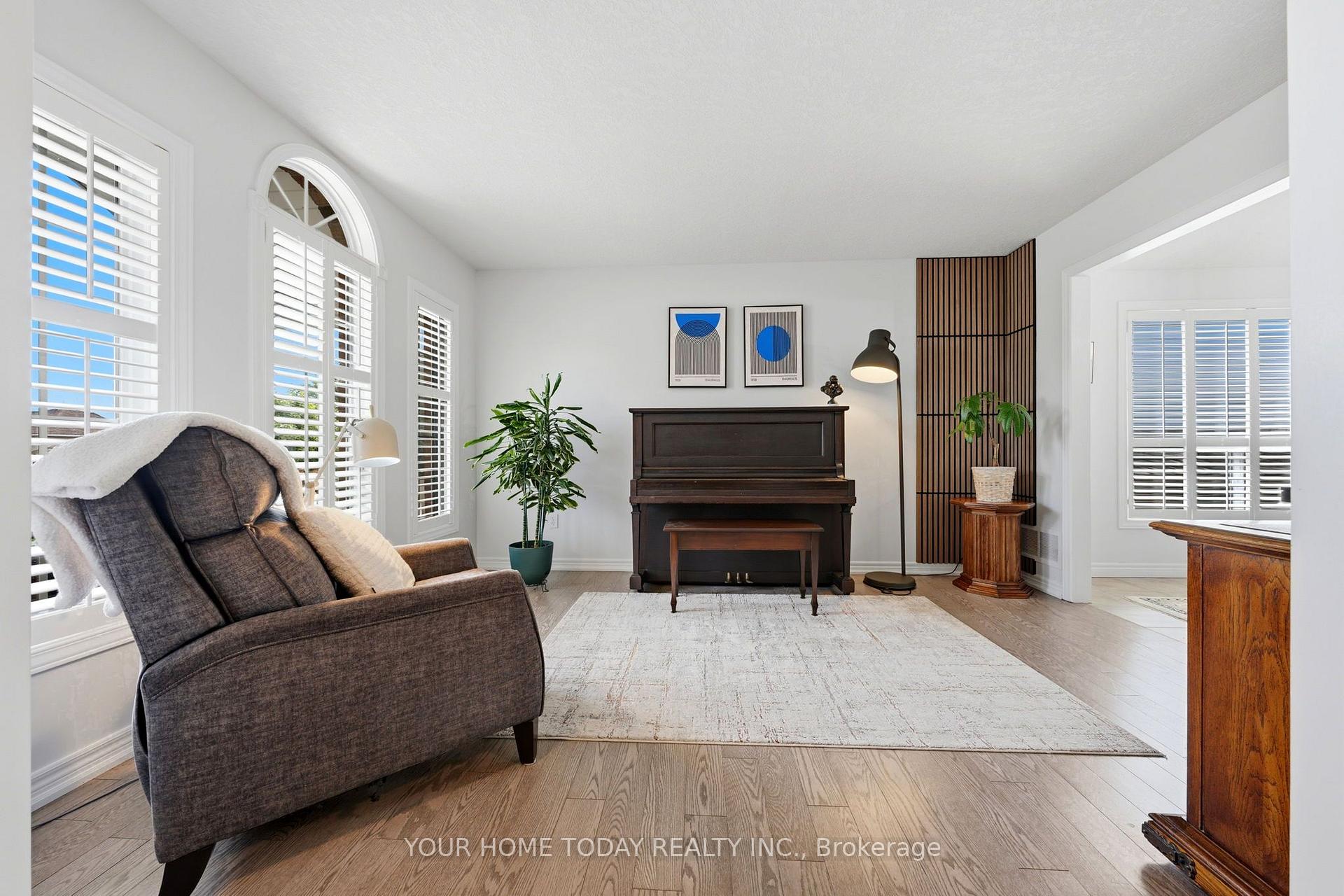 Photo 7 of 19 Rachlin Drive, Halton Hills, Acton — HOMEH