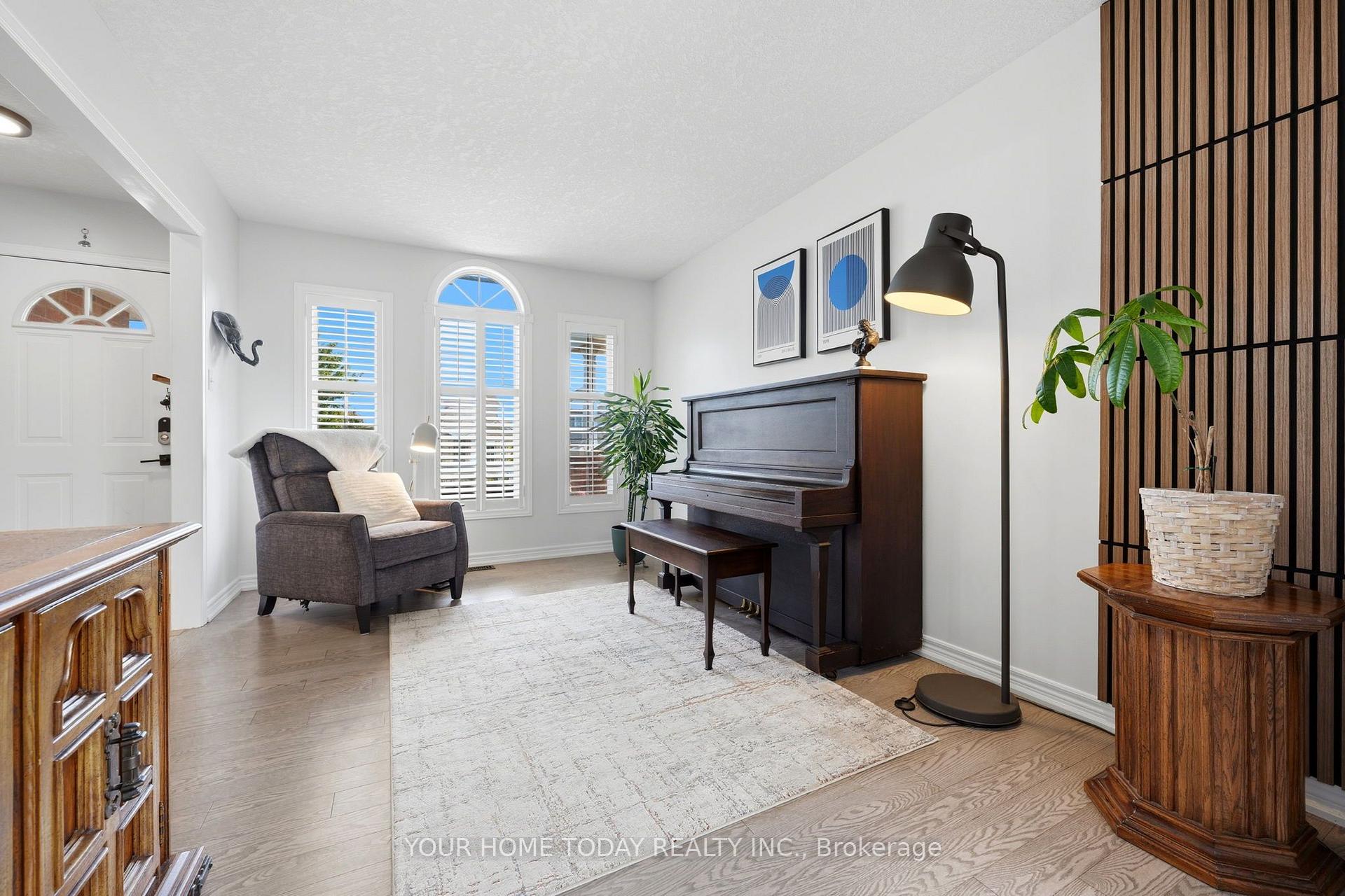 Photo 8 of 19 Rachlin Drive, Halton Hills, Acton — HOMEH