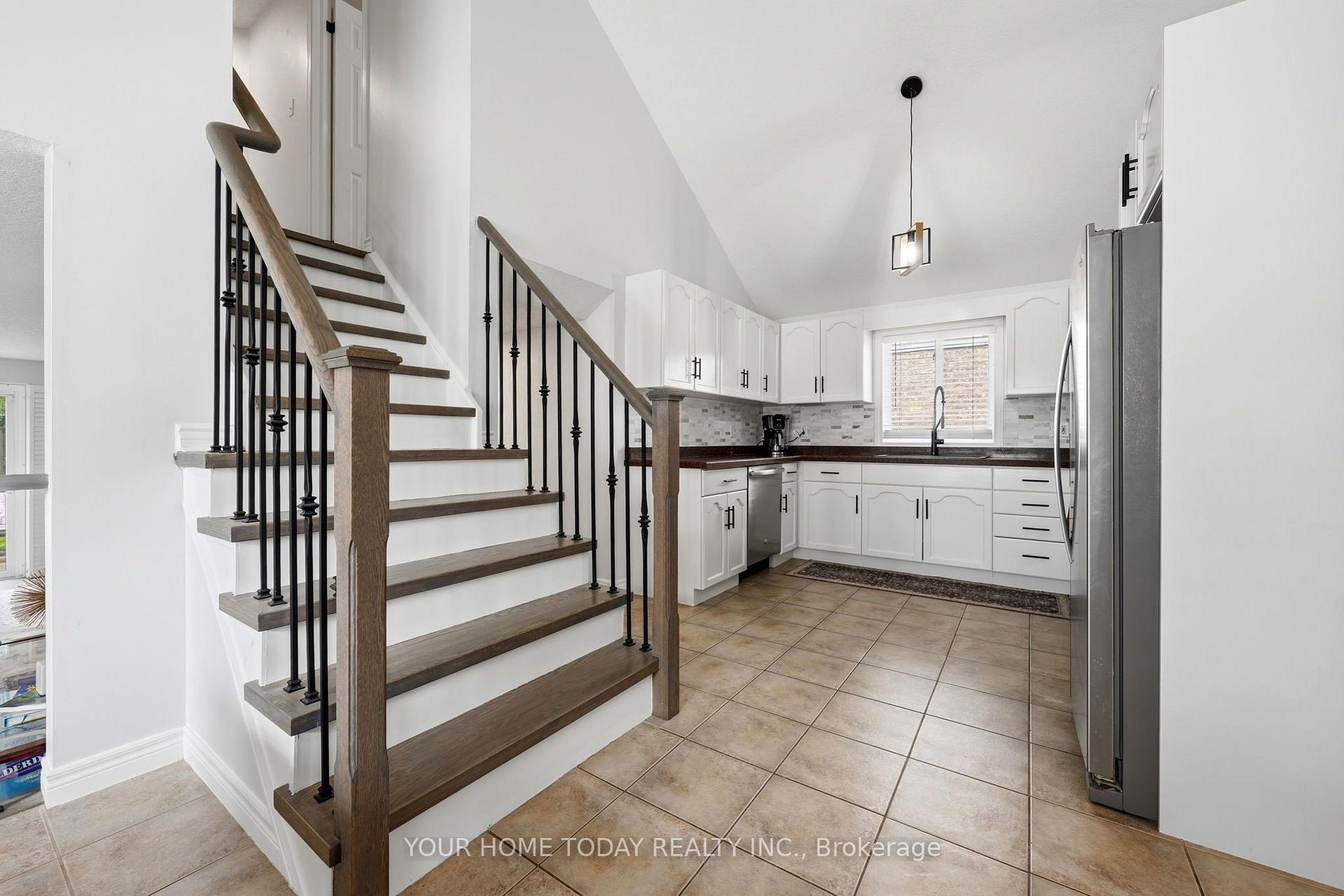 Photo 12 of 19 Rachlin Drive, Halton Hills, Acton — HOMEH