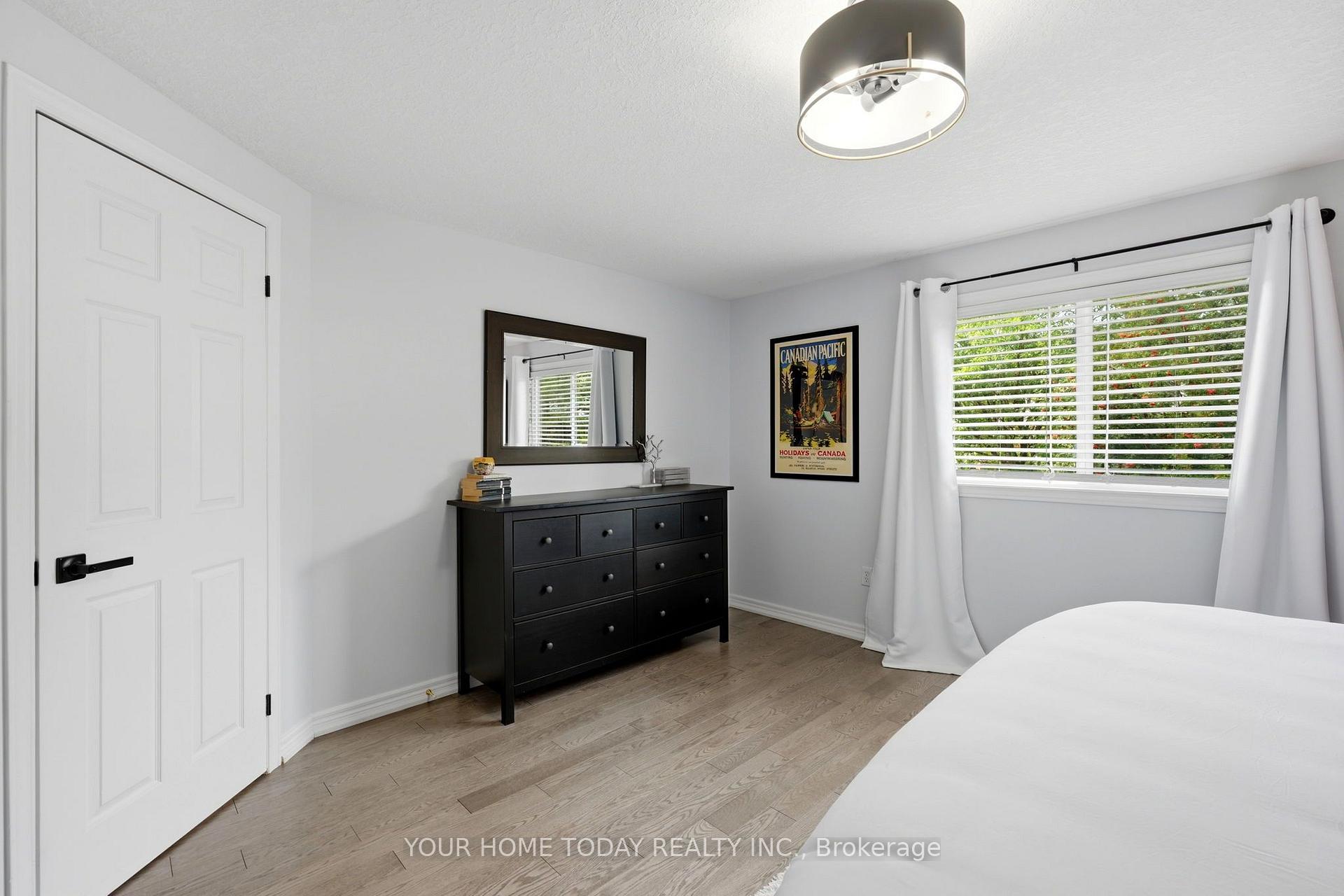 Photo 24 of 19 Rachlin Drive, Halton Hills, Acton — HOMEH