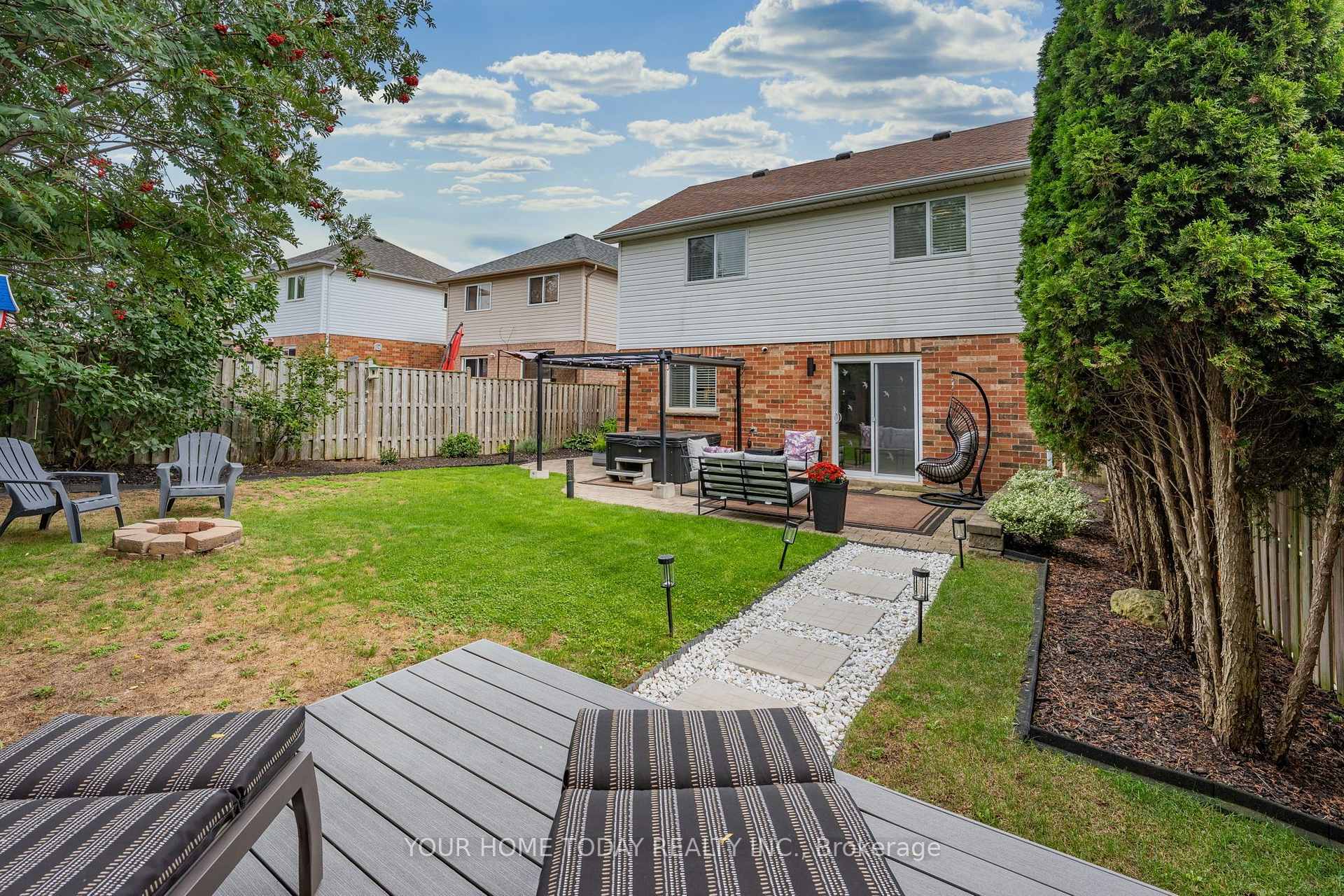 Photo 32 of 19 Rachlin Drive, Halton Hills, Acton — HOMEH