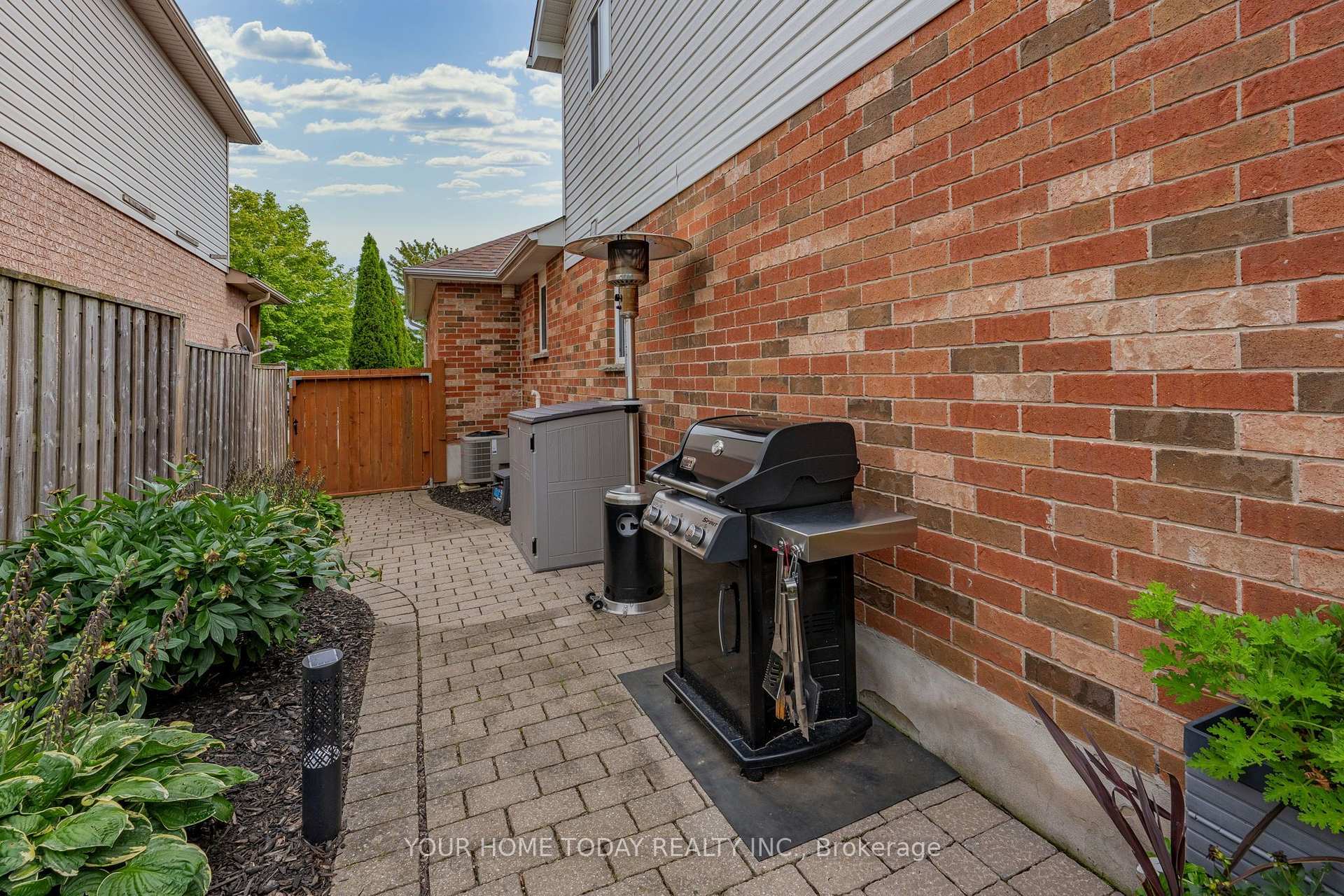 Photo 39 of 19 Rachlin Drive, Halton Hills, Acton — HOMEH