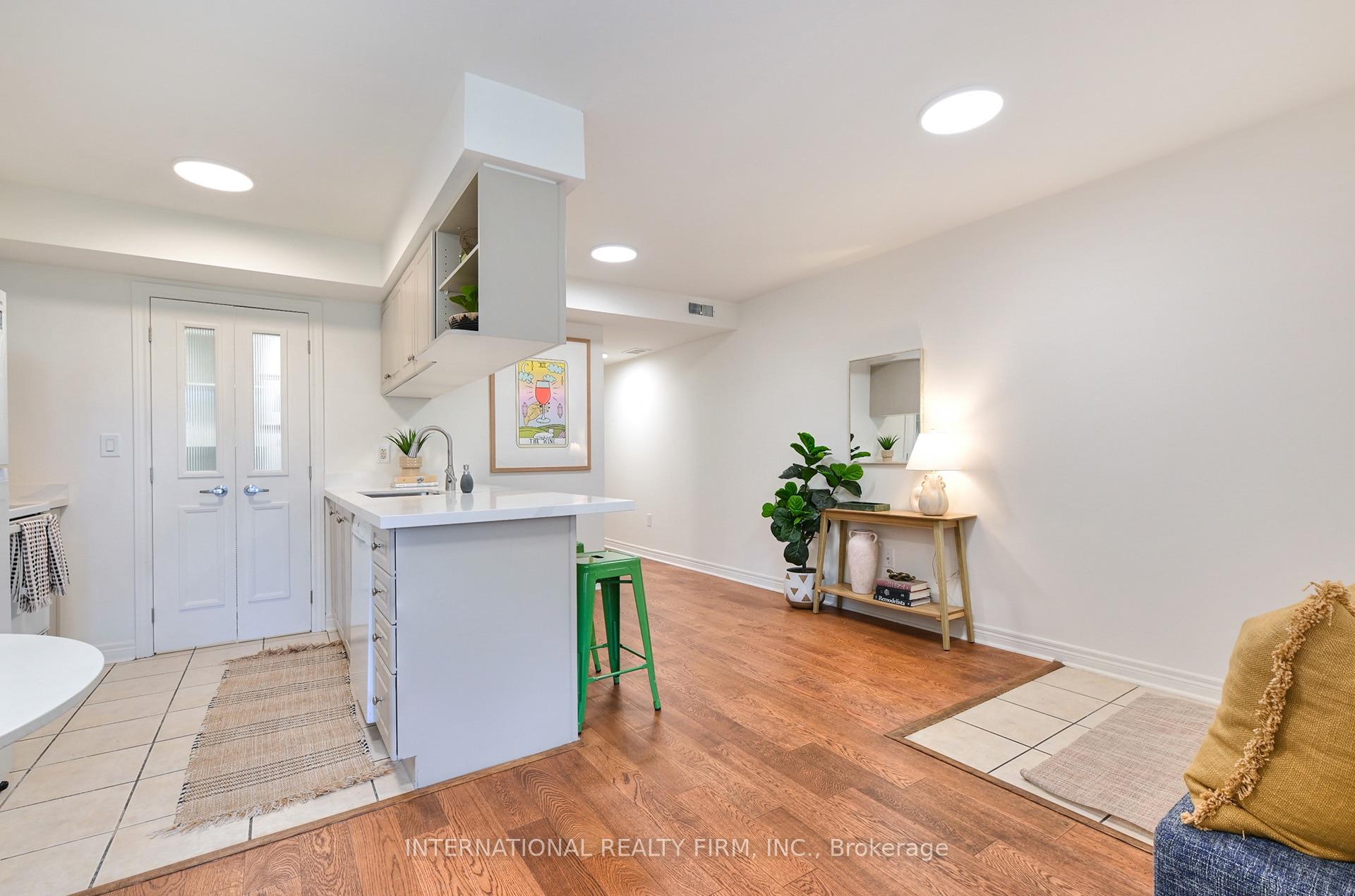 Photo 5 of Unit 201, 60 Aerodrome Crescent, Toronto, Leaside — HOMEH