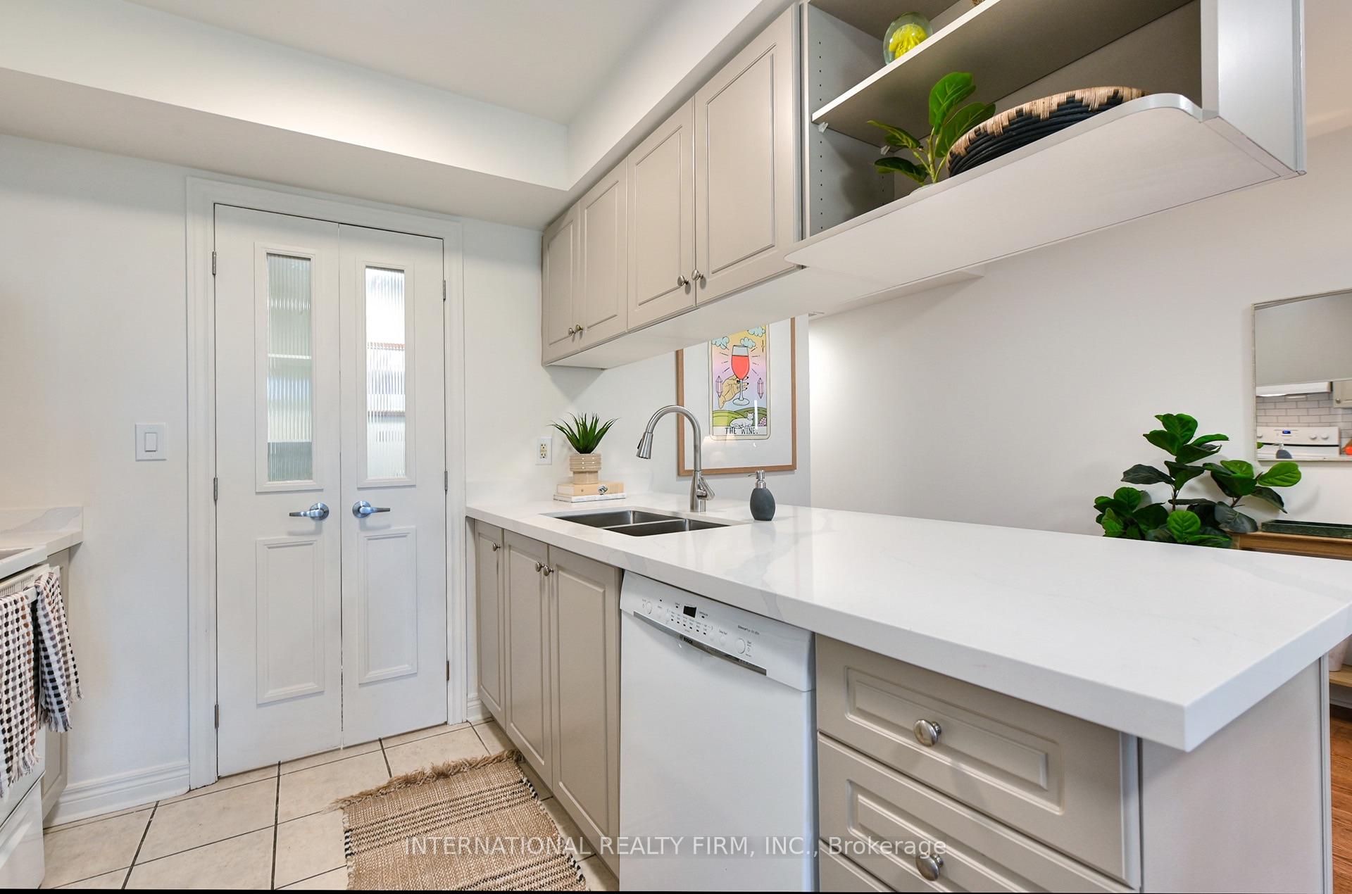 Photo 6 of Unit 201, 60 Aerodrome Crescent, Toronto, Leaside — HOMEH