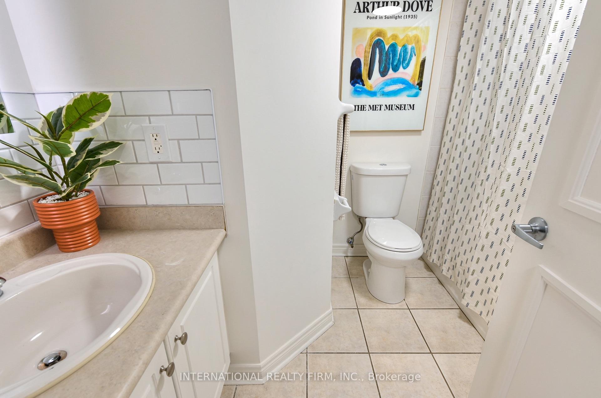 Photo 14 of Unit 201, 60 Aerodrome Crescent, Toronto, Leaside — HOMEH