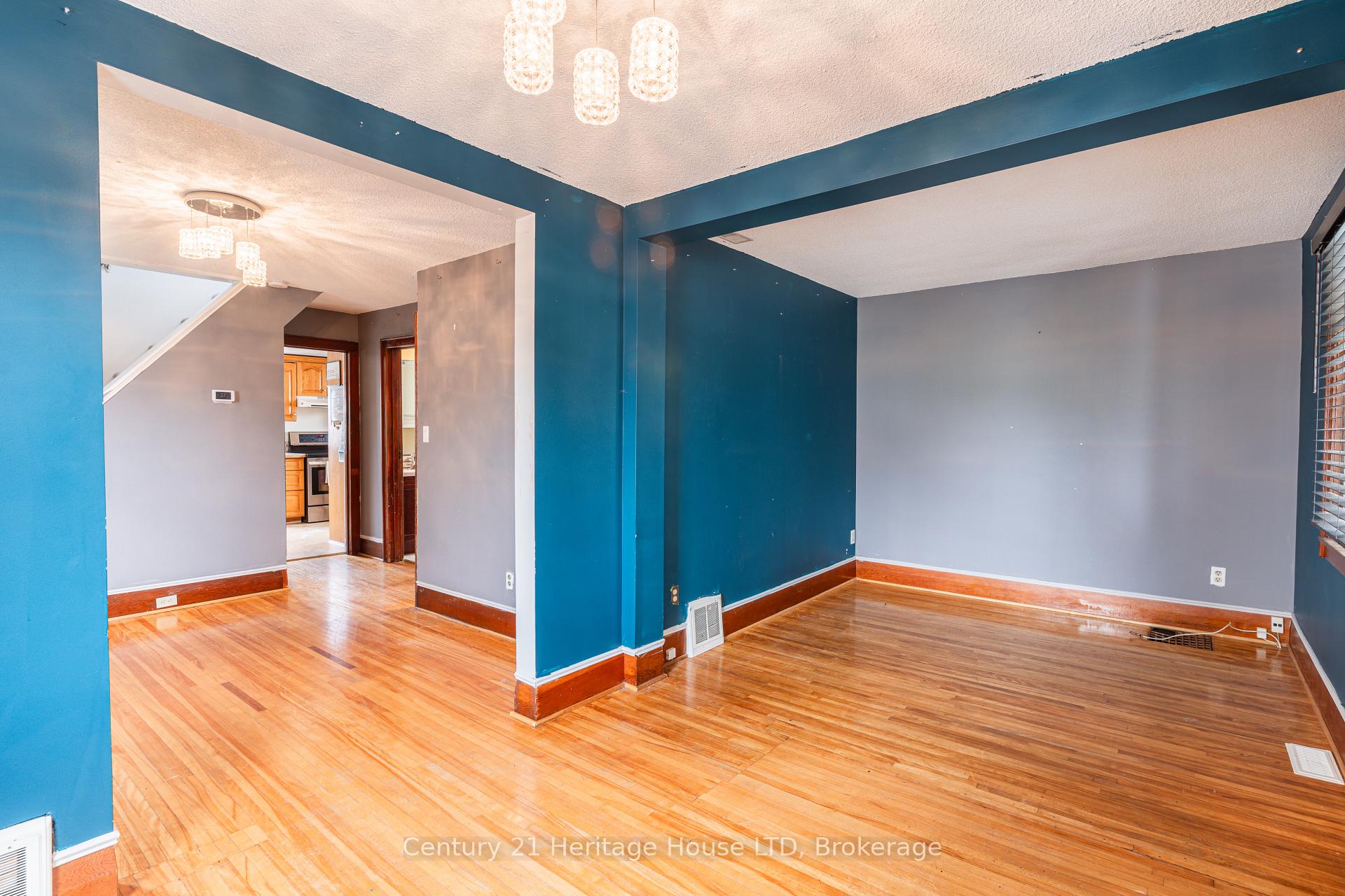 Photo 13 of 19 Santone Avenue, Welland, Broadway — HOMEH