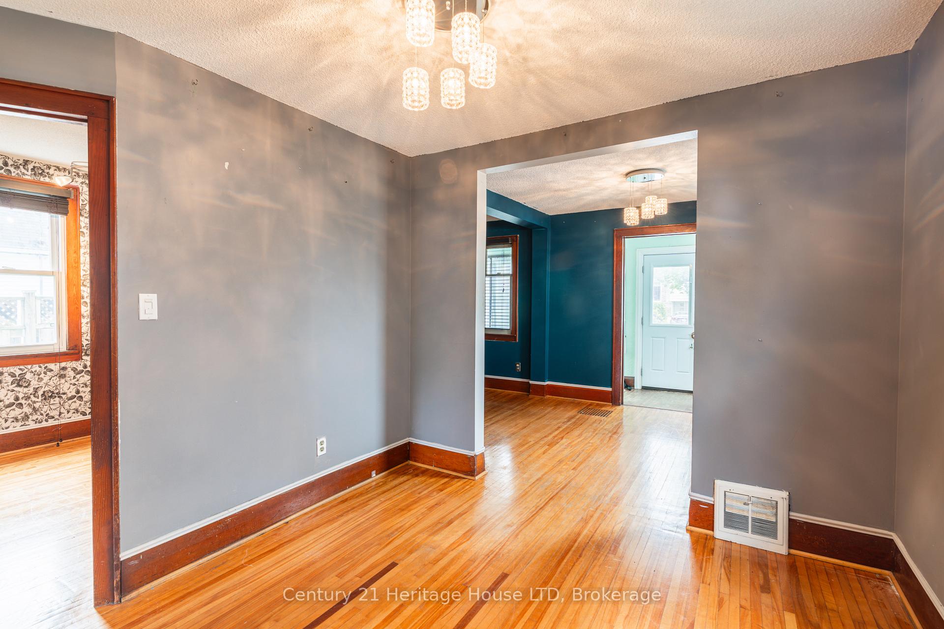 Photo 14 of 19 Santone Avenue, Welland, Broadway — HOMEH