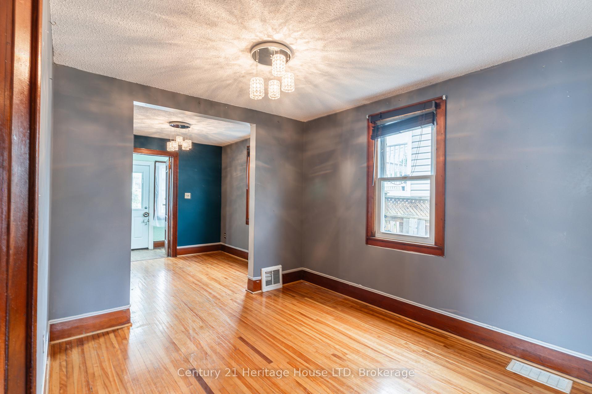 Photo 15 of 19 Santone Avenue, Welland, Broadway — HOMEH