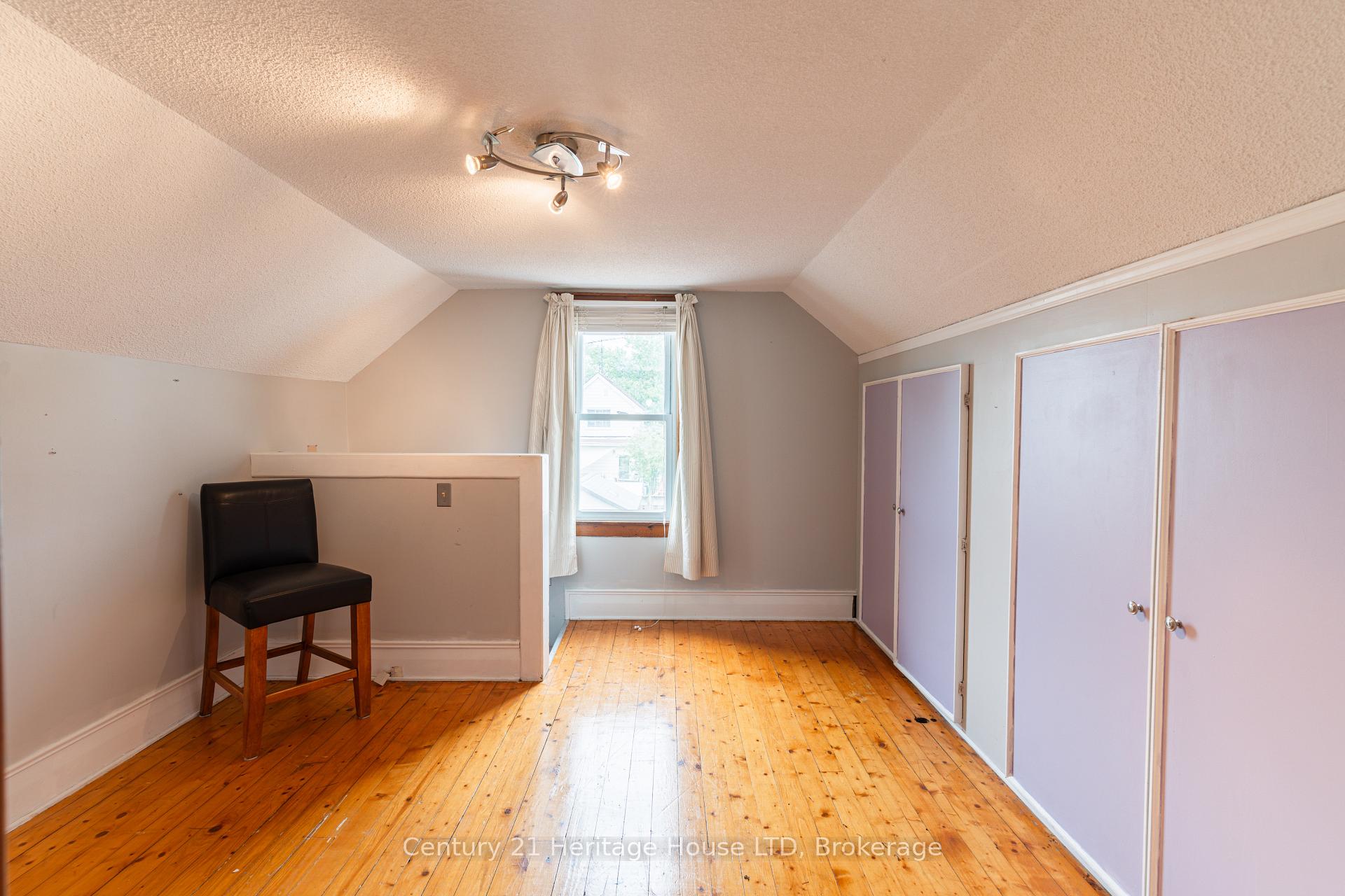 Photo 20 of 19 Santone Avenue, Welland, Broadway — HOMEH