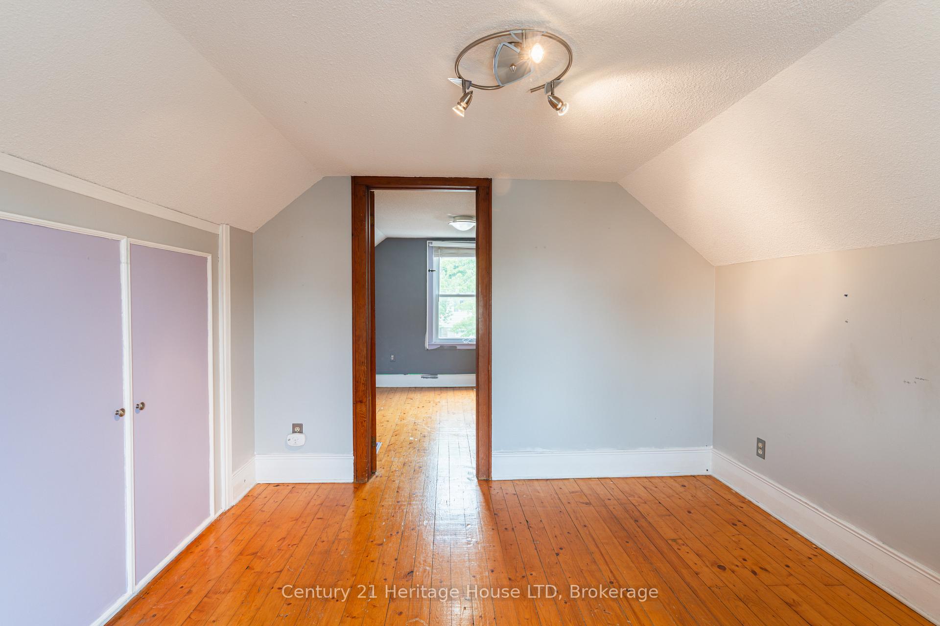 Photo 21 of 19 Santone Avenue, Welland, Broadway — HOMEH
