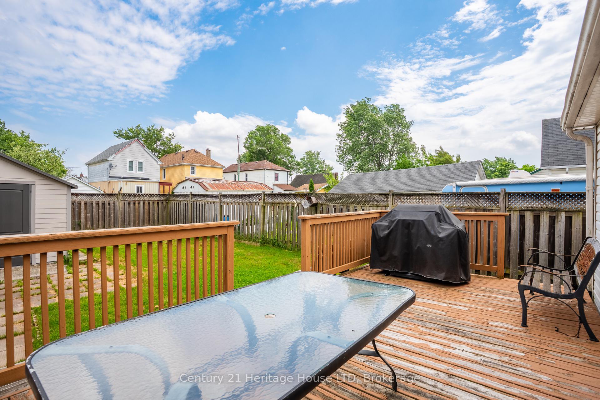Photo 24 of 19 Santone Avenue, Welland, Broadway — HOMEH