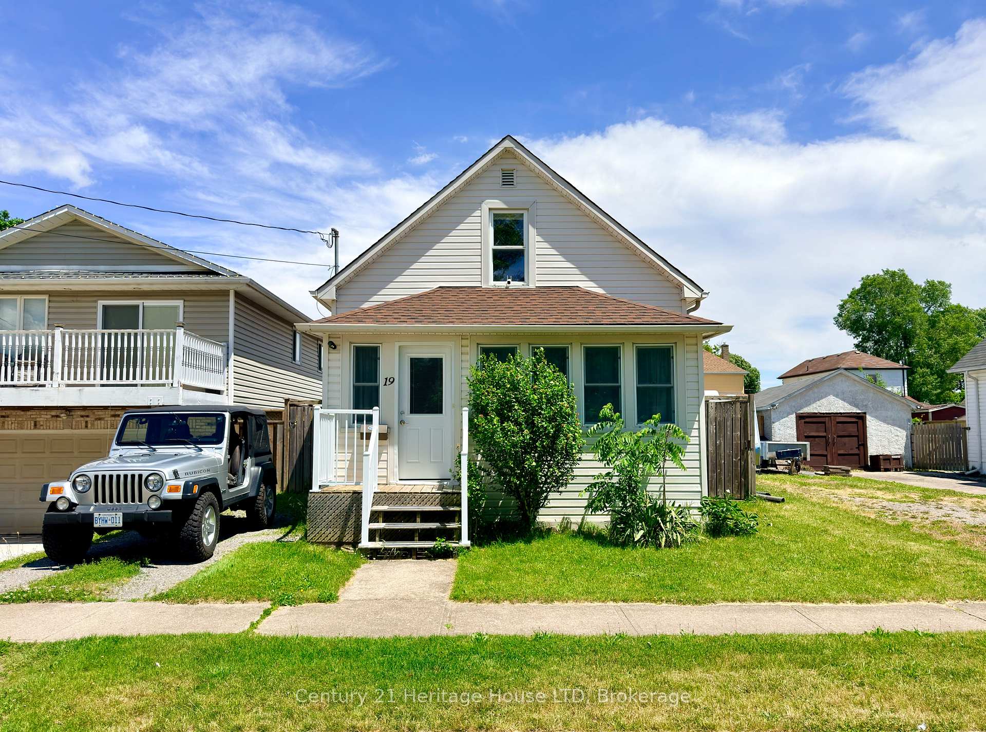 Photo 33 of 19 Santone Avenue, Welland, Broadway — HOMEH