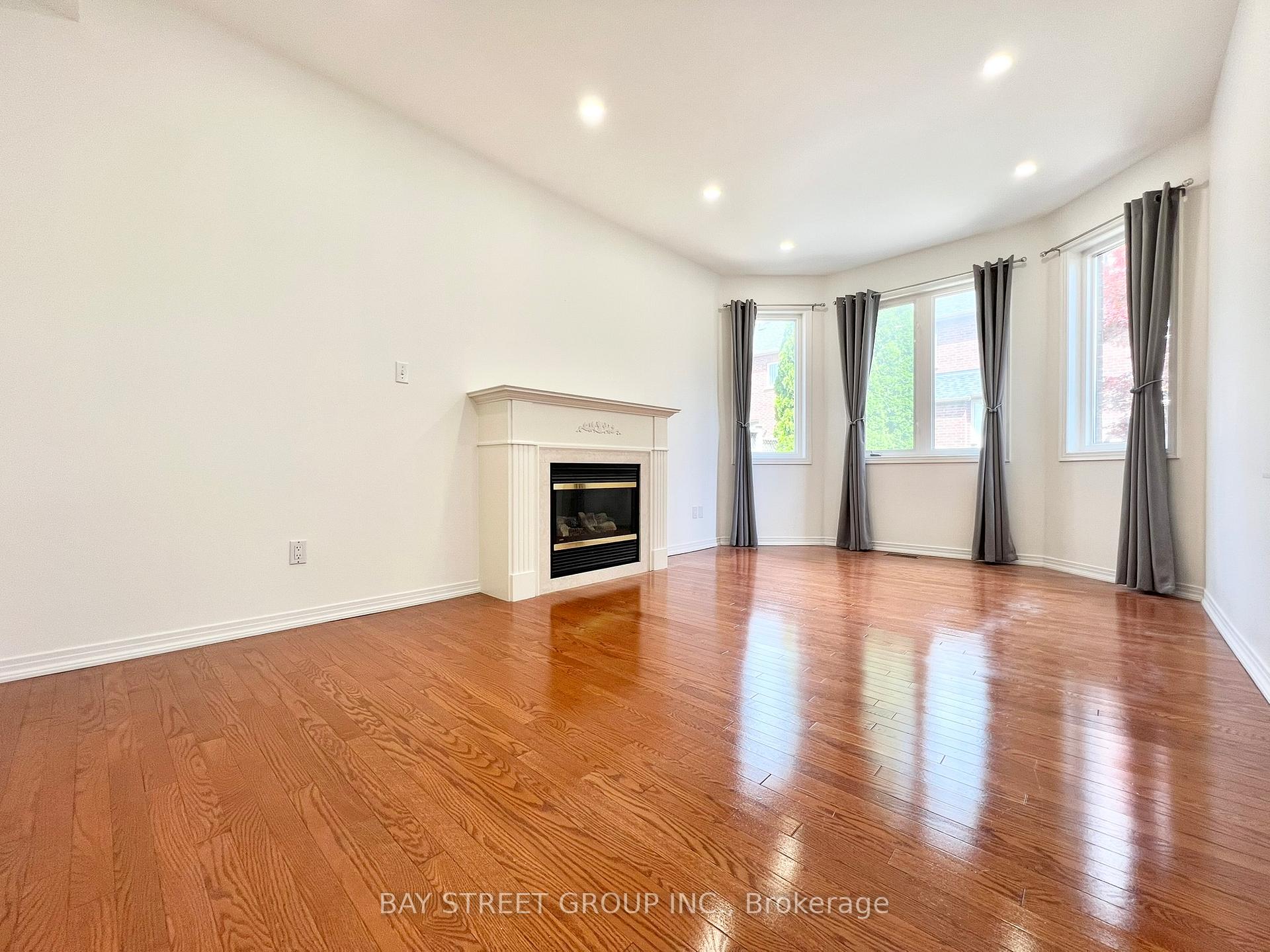 Photo 9 of 26 Whitford Road, Markham, Cachet — HOMEH