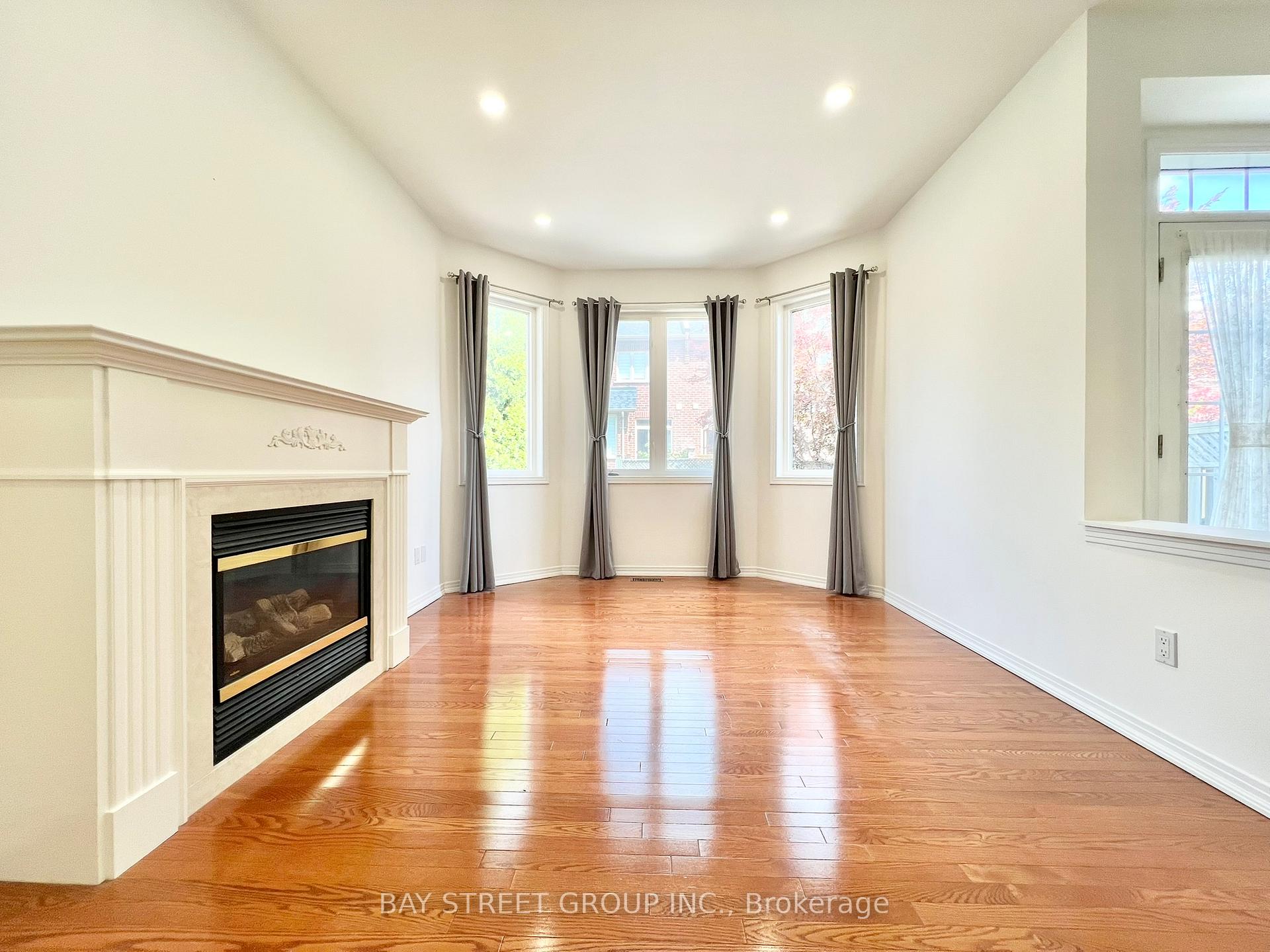 Photo 10 of 26 Whitford Road, Markham, Cachet — HOMEH