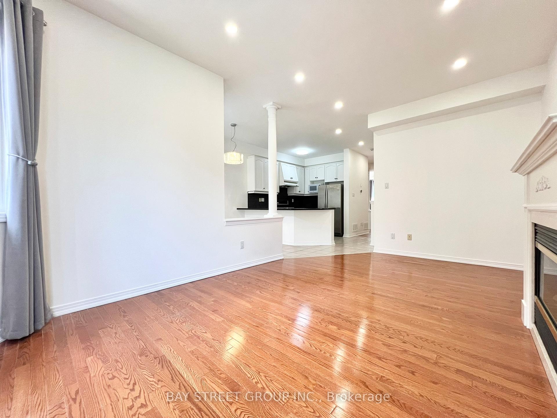 Photo 12 of 26 Whitford Road, Markham, Cachet — HOMEH