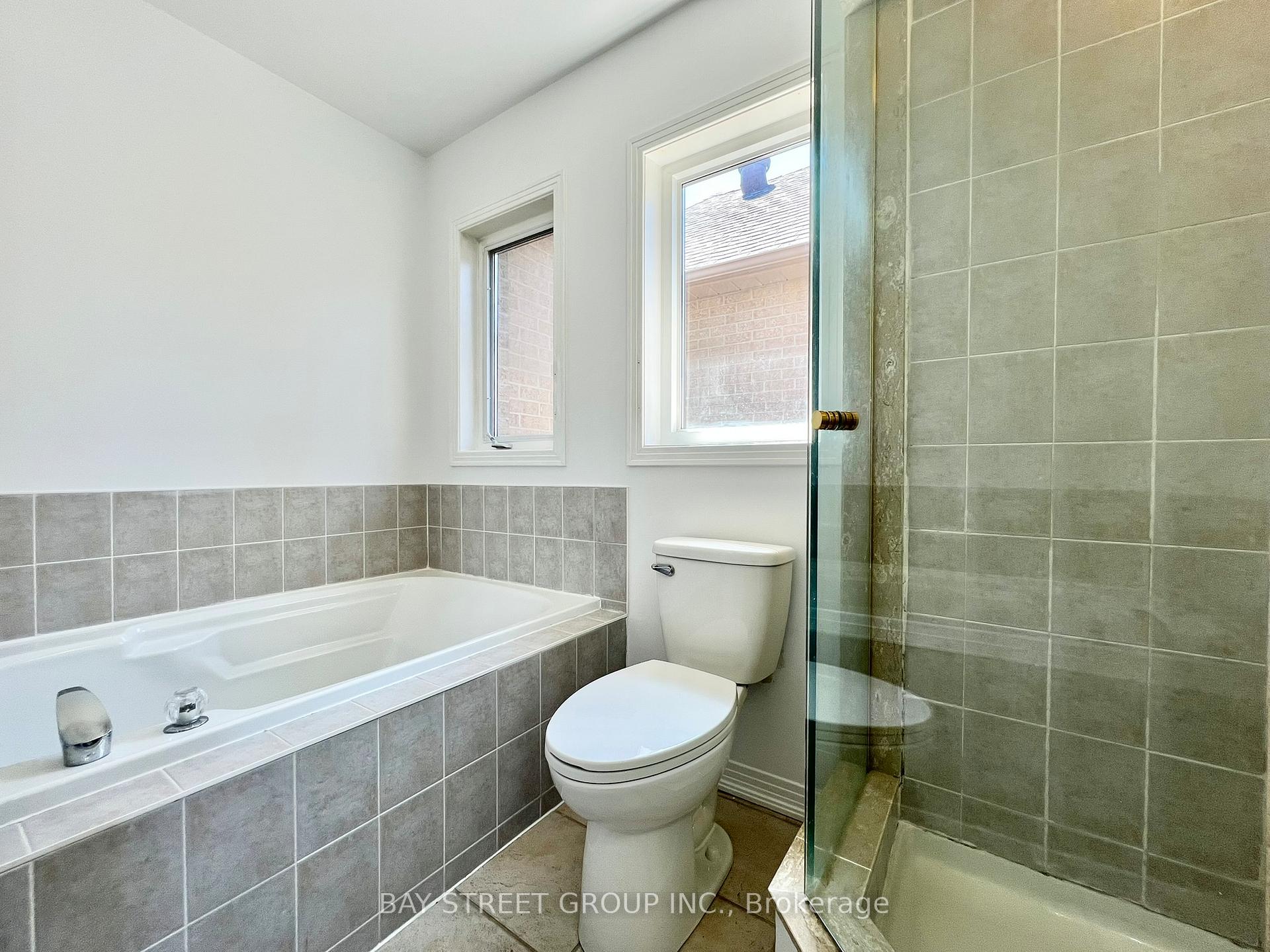 Photo 23 of 26 Whitford Road, Markham, Cachet — HOMEH