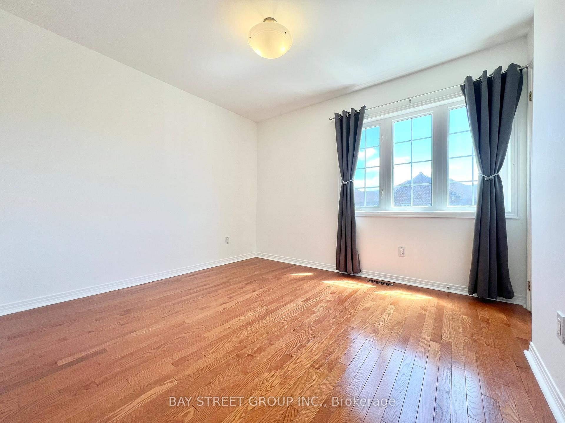 Photo 25 of 26 Whitford Road, Markham, Cachet — HOMEH