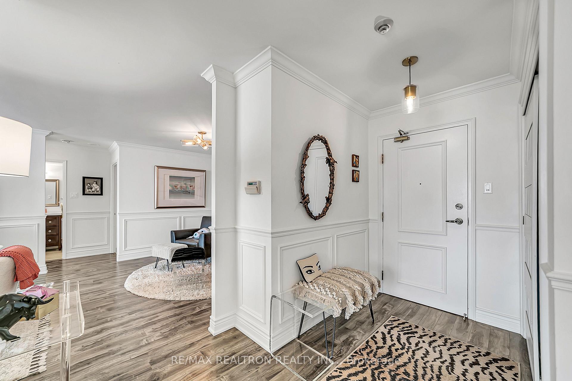 Photo 6 of Unit 810, 7 Townsgate Drive, Vaughan, Crestwood-Springfarm-Yorkhill — HOMEH