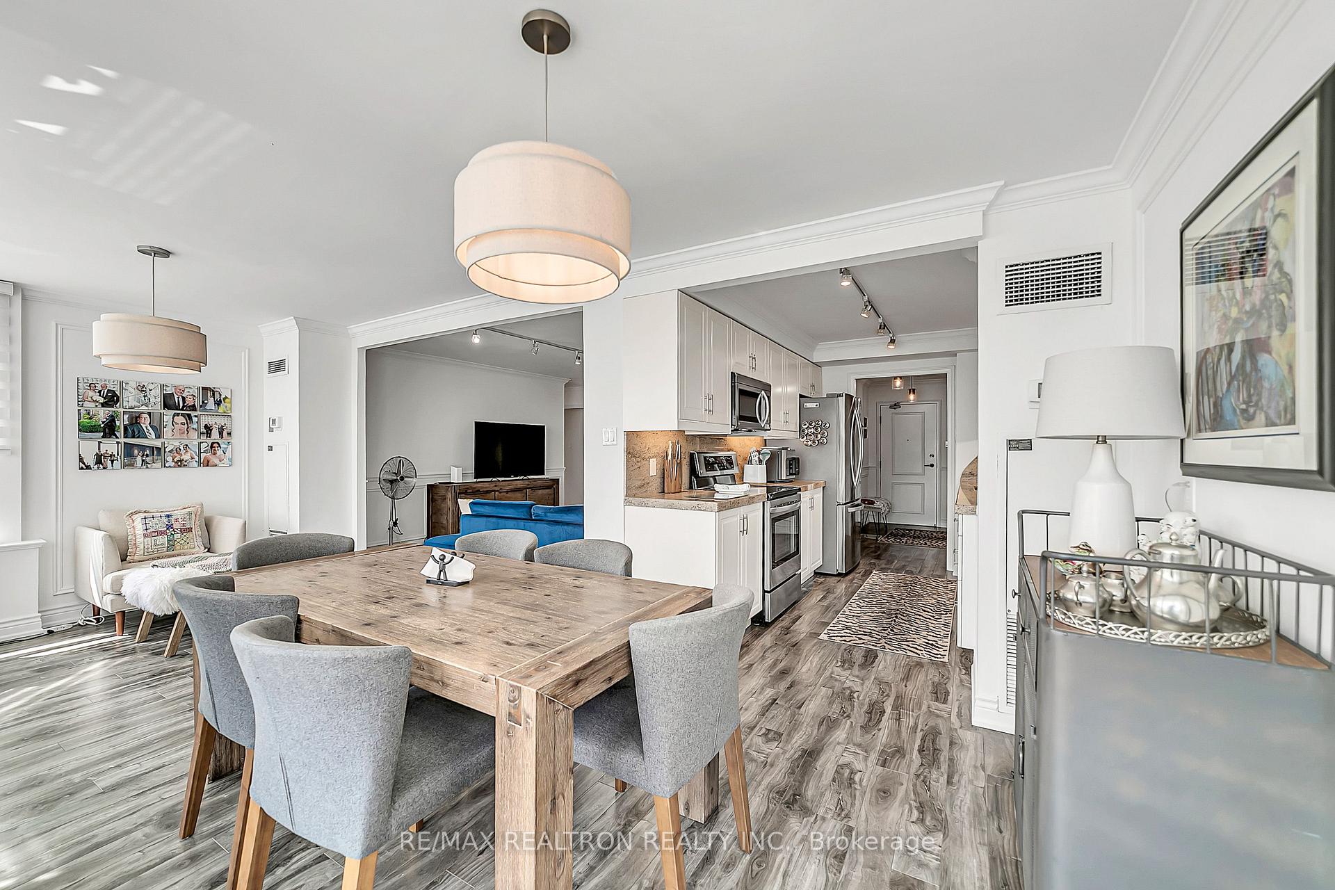 Photo 10 of Unit 810, 7 Townsgate Drive, Vaughan, Crestwood-Springfarm-Yorkhill — HOMEH