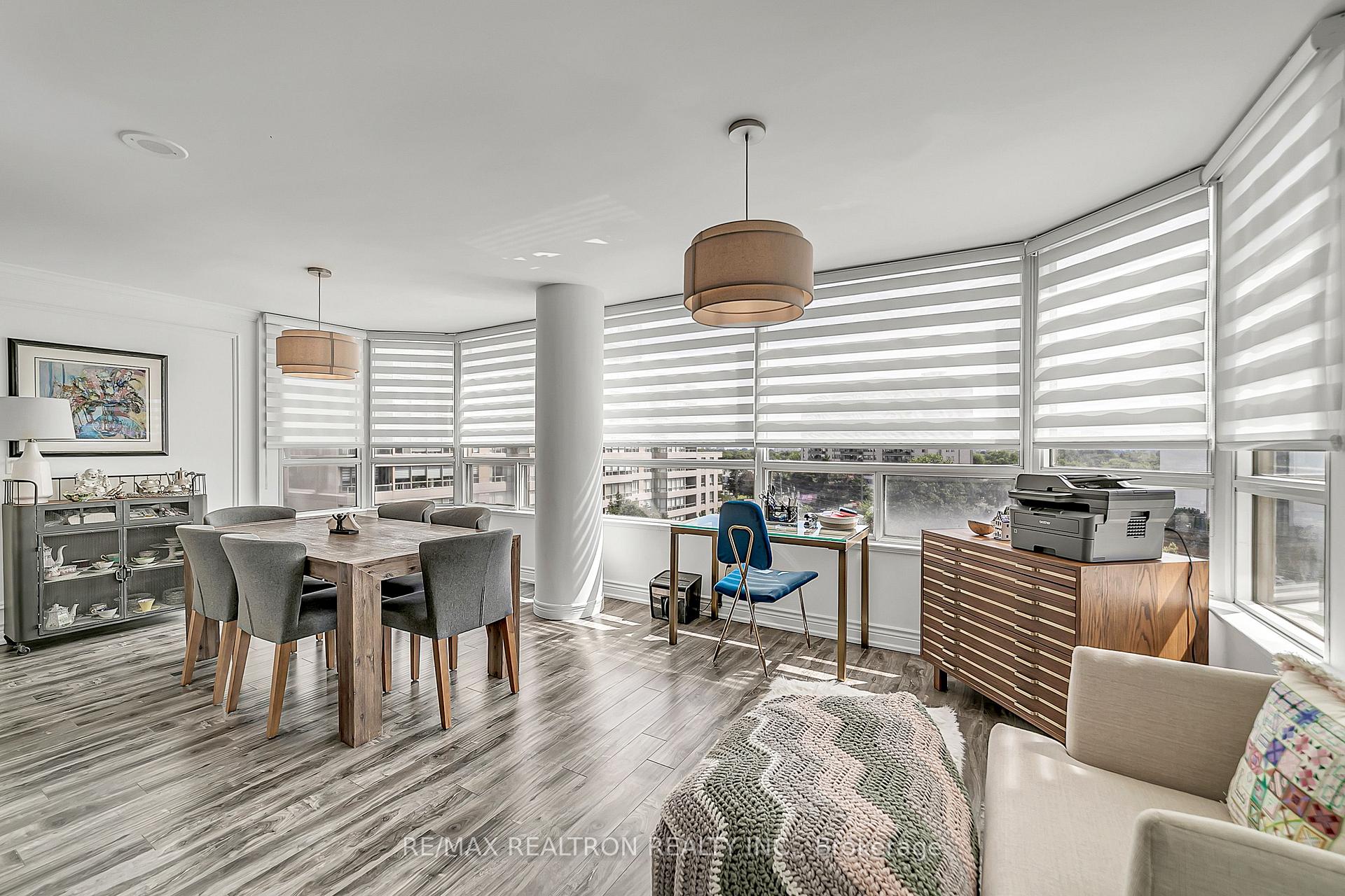Photo 9 of Unit 810, 7 Townsgate Drive, Vaughan, Crestwood-Springfarm-Yorkhill — HOMEH