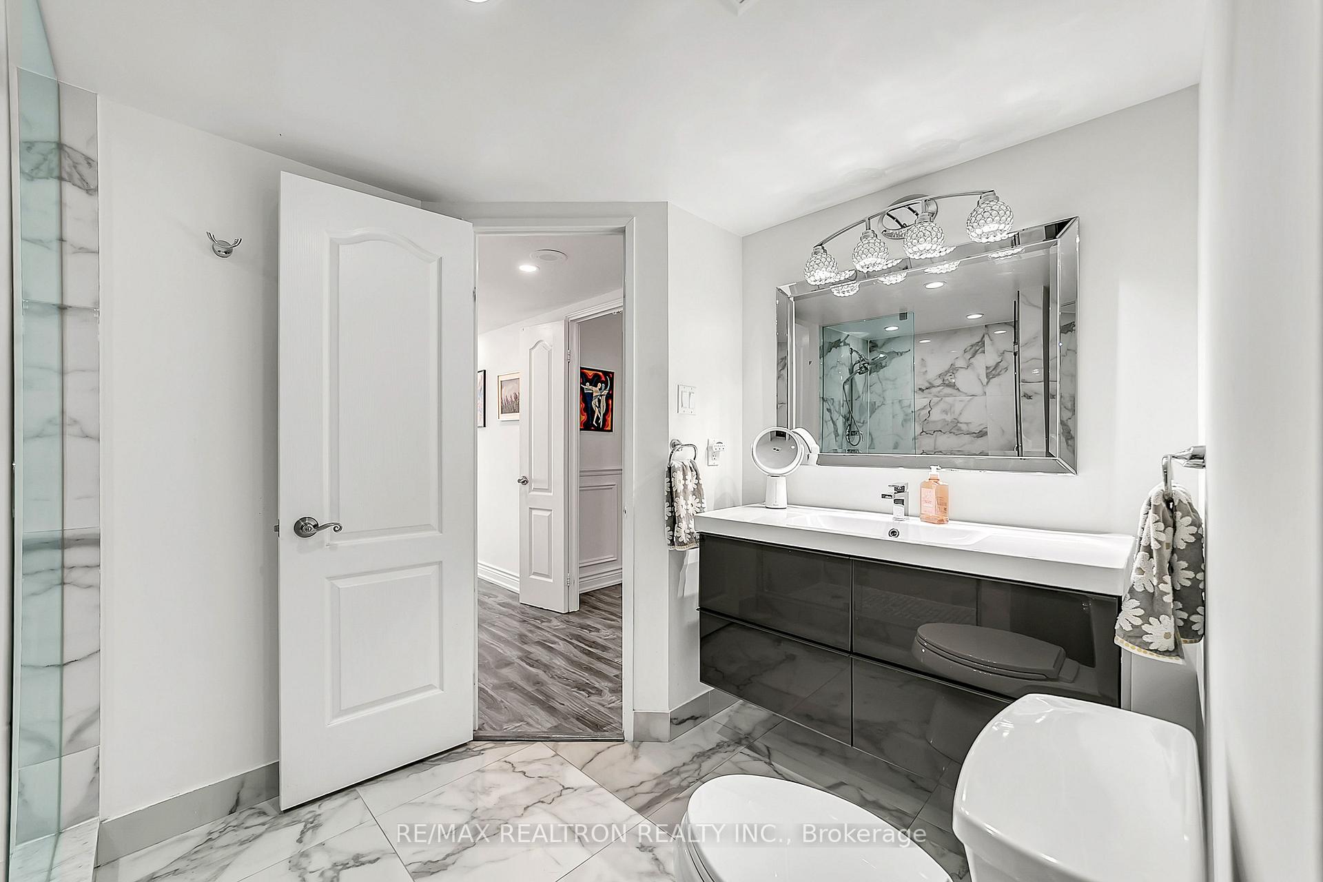 Photo 16 of Unit 810, 7 Townsgate Drive, Vaughan, Crestwood-Springfarm-Yorkhill — HOMEH