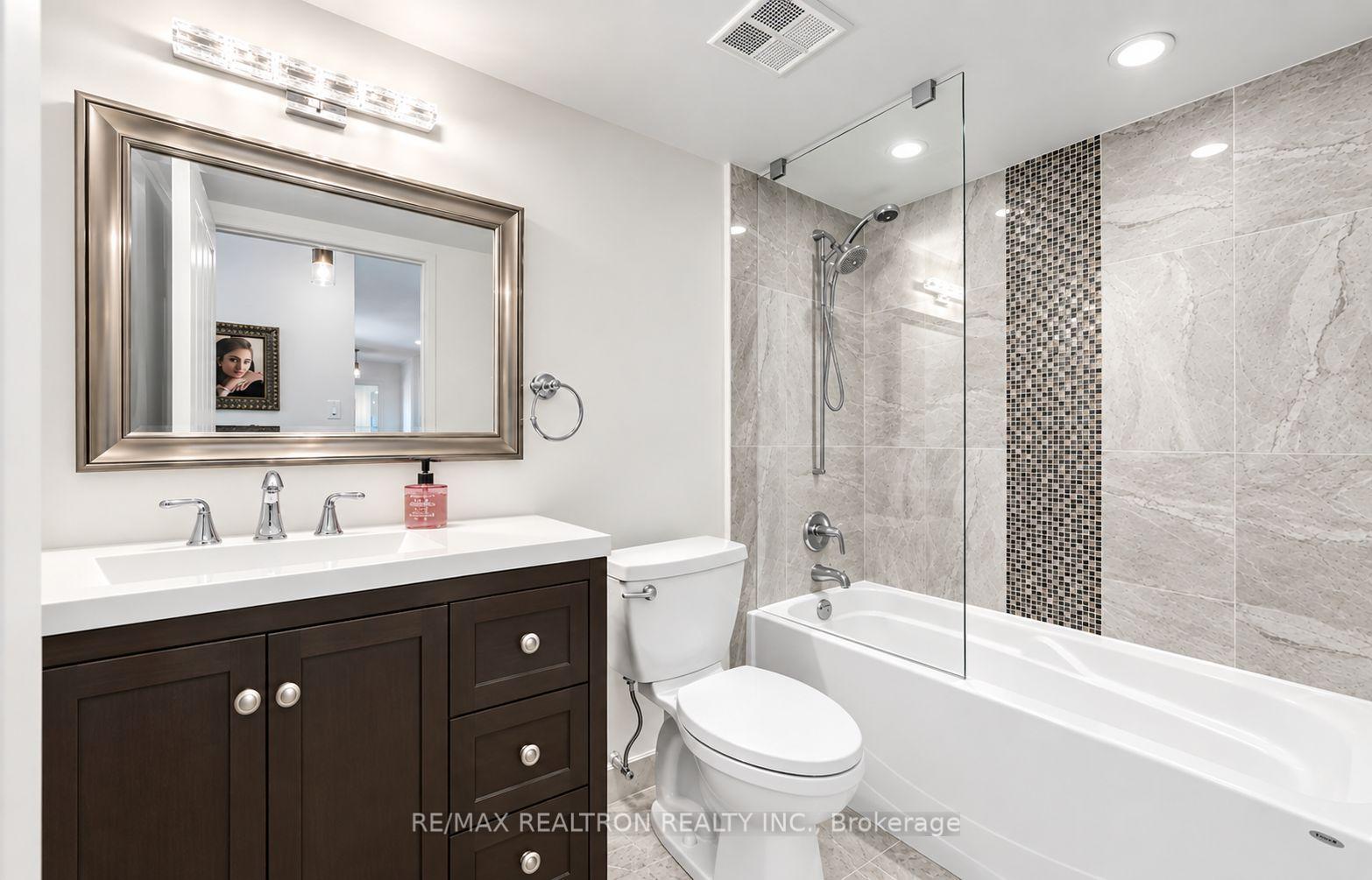 Photo 24 of Unit 810, 7 Townsgate Drive, Vaughan, Crestwood-Springfarm-Yorkhill — HOMEH
