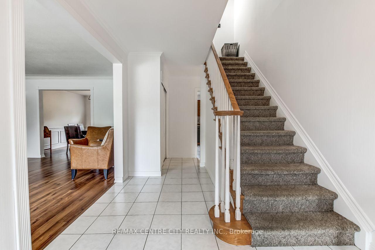 Photo 5 of 10 Runnymede Crescent, London, North J — HOMEH