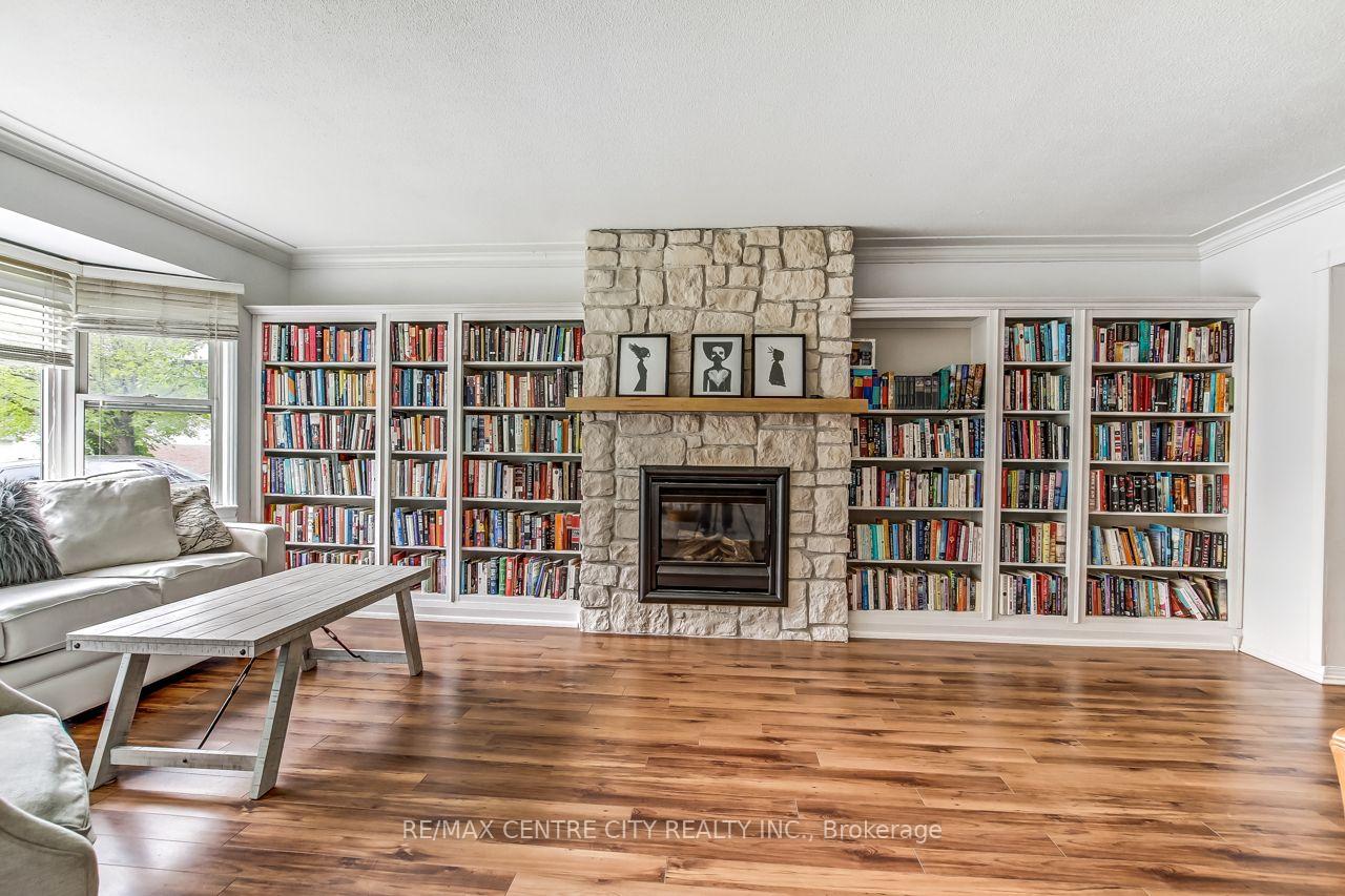 Photo 6 of 10 Runnymede Crescent, London, North J — HOMEH