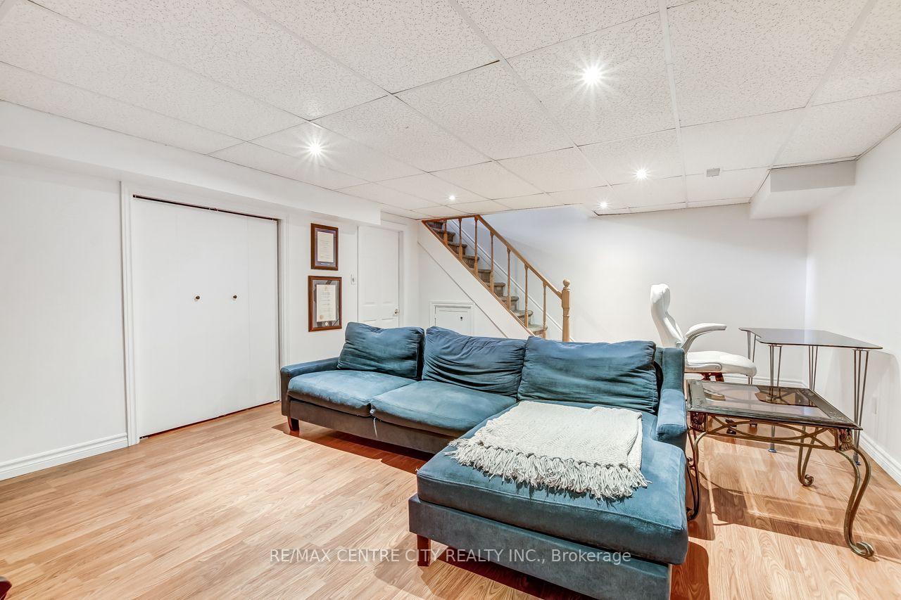 Photo 16 of 10 Runnymede Crescent, London, North J — HOMEH