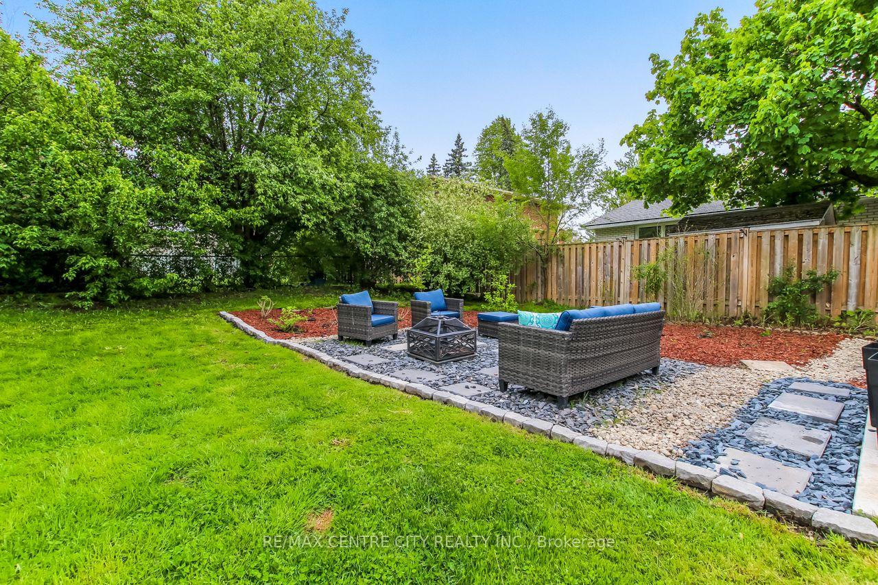 Photo 27 of 10 Runnymede Crescent, London, North J — HOMEH