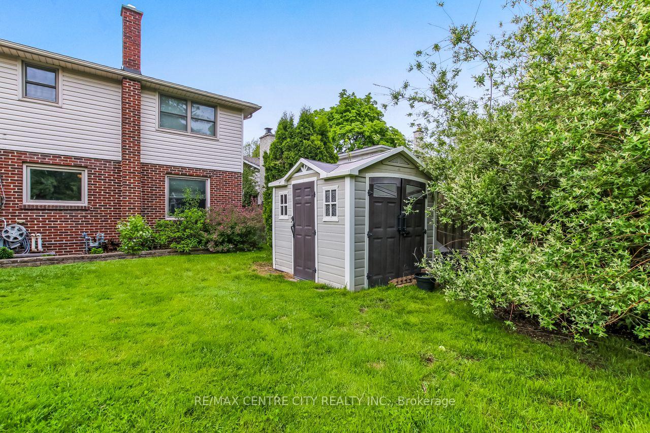 Photo 29 of 10 Runnymede Crescent, London, North J — HOMEH