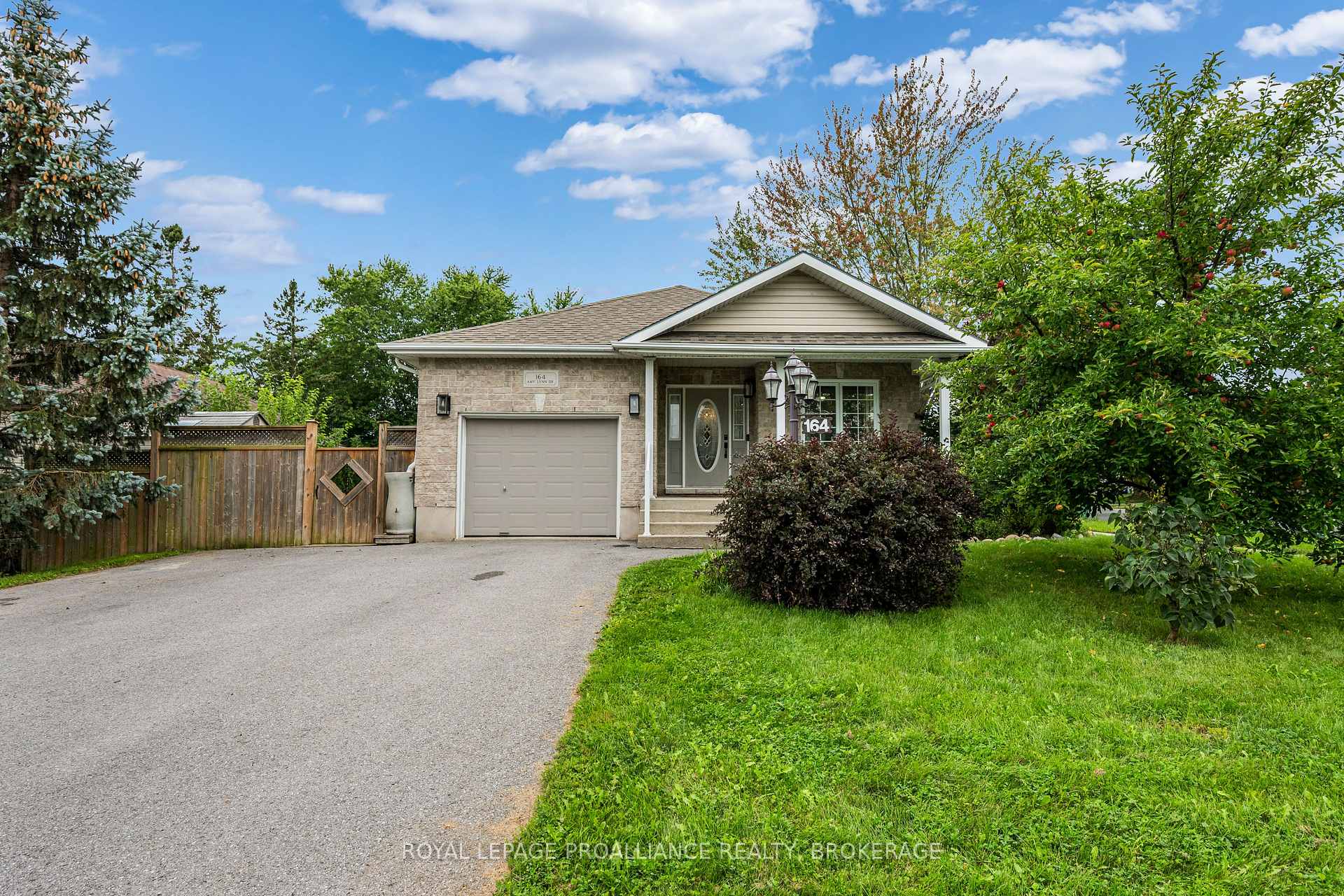 Photo 2 of 164 Amy Lynn Drive, Loyalist, Amherstview — HOMEH