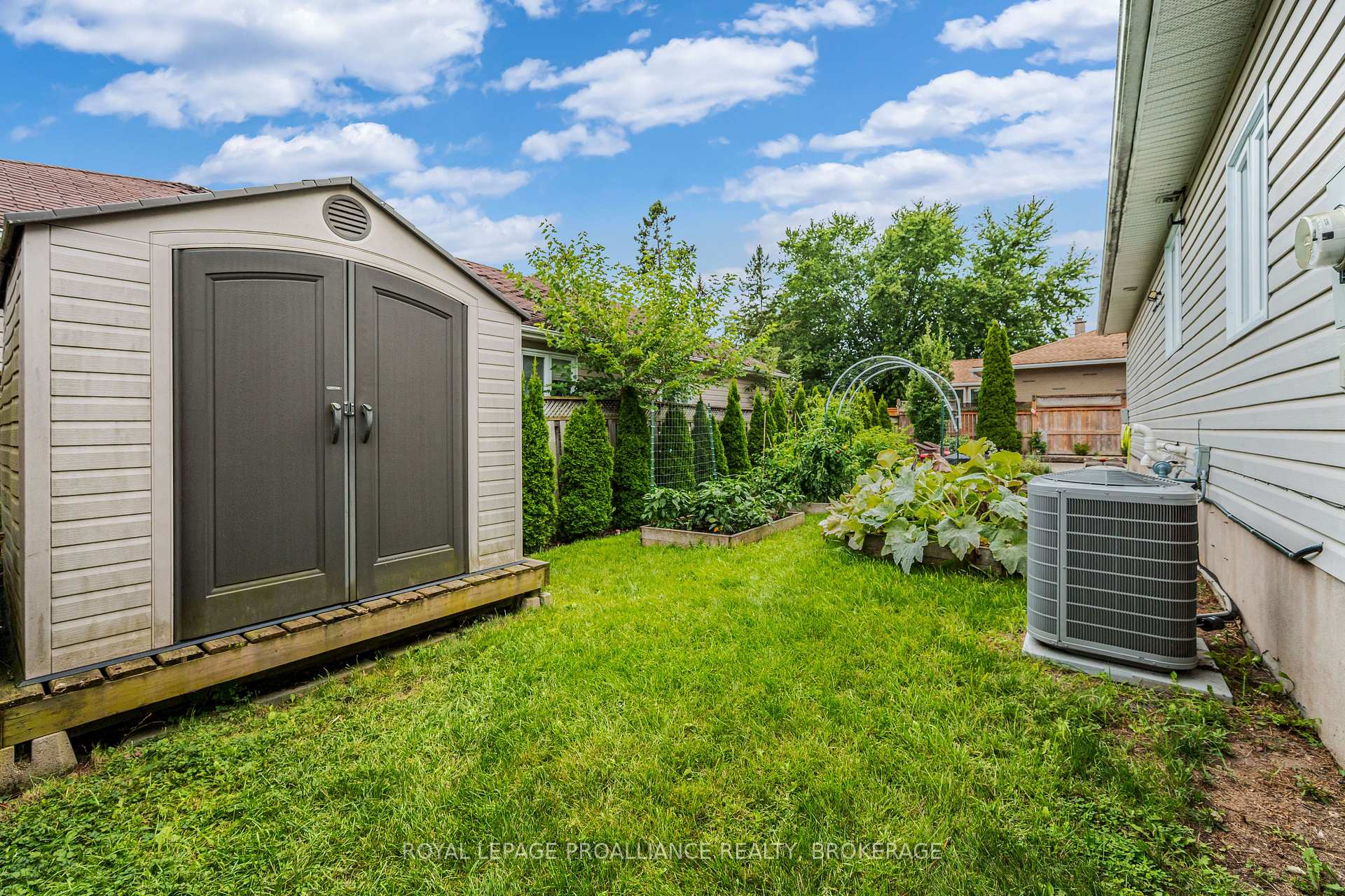 Photo 4 of 164 Amy Lynn Drive, Loyalist, Amherstview — HOMEH